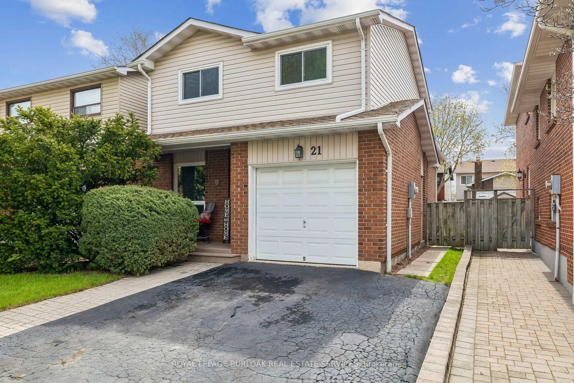 Photo 1 of 21 Lionshead Lookout, Brampton, Westgate — HOMEH