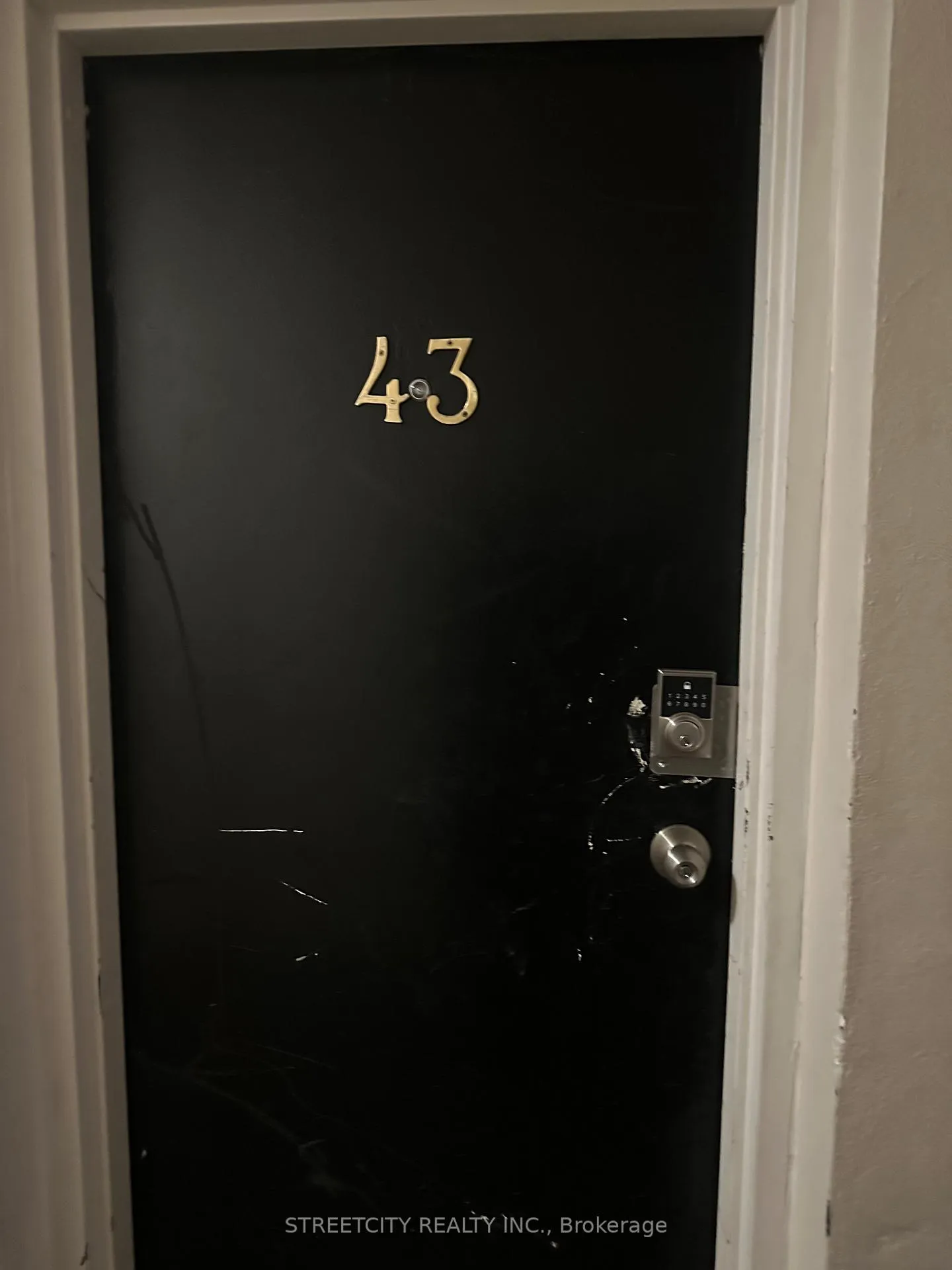 Photo 2 of Unit 43, 220 Ashland Avenue, London, East M — HOMEH