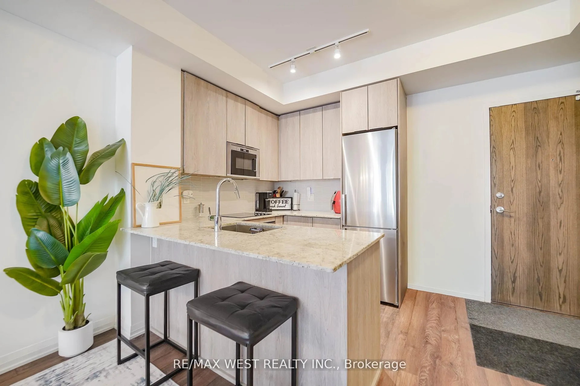 Photo 1 of Unit 229, 99 Eagle Rock Way, Vaughan, Rural Vaughan — HOMEH
