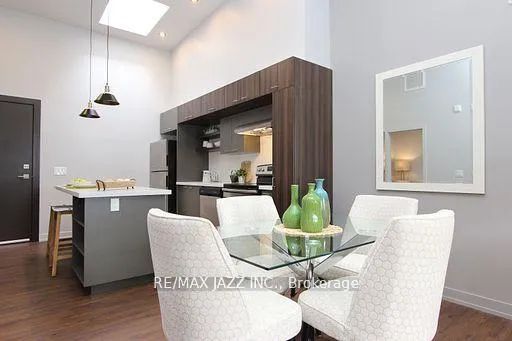 Photo 7 of Unit 302, 14 1/2 King Street E, Oshawa, O'Neill — HOMEH