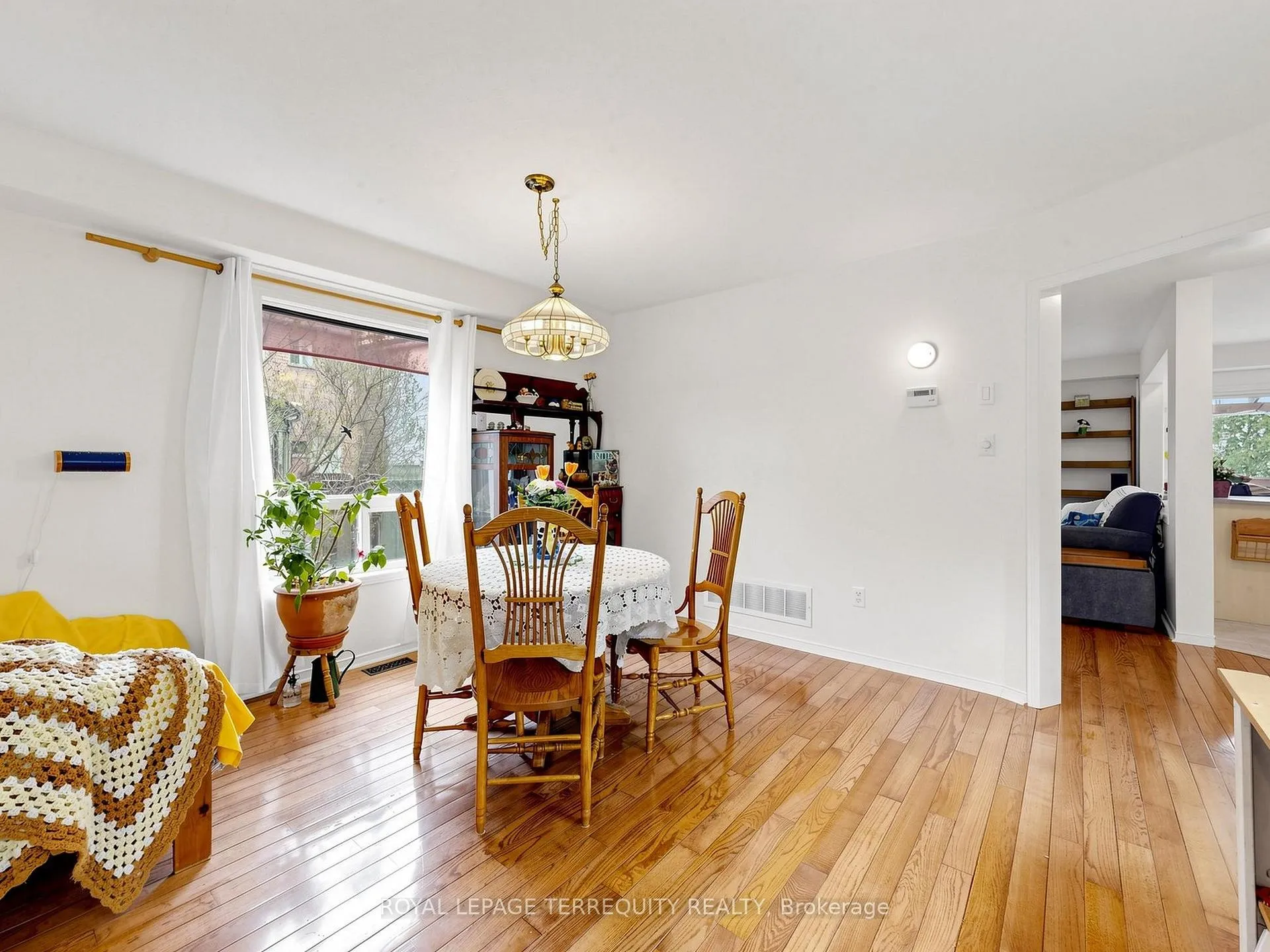 Photo 10 of 20 Davey Street, Ajax, South East — HOMEH