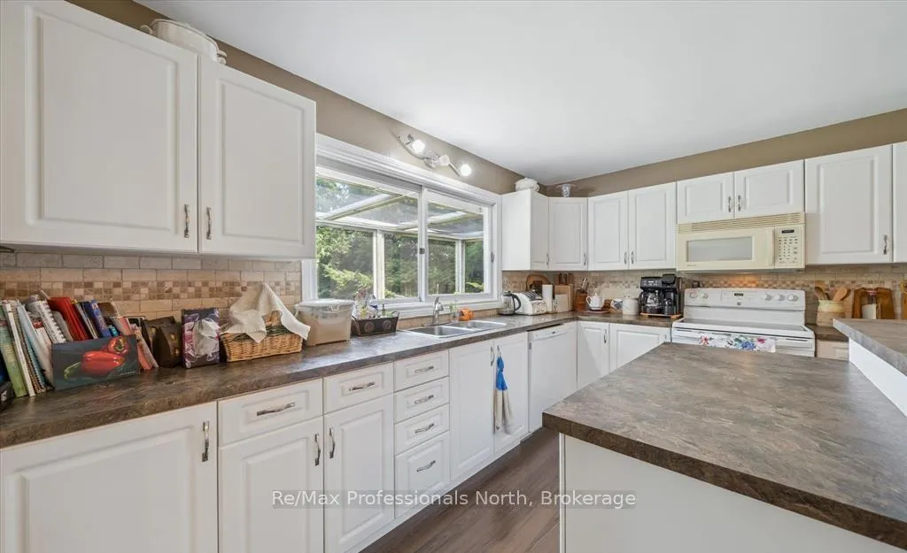 Photo 16 of 1042 River Haven Road, Bracebridge, Draper — HOMEH