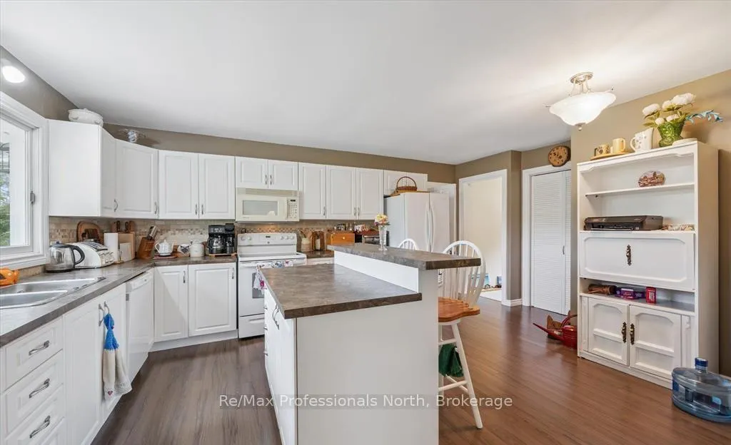 Photo 18 of 1042 River Haven Road, Bracebridge, Draper — HOMEH