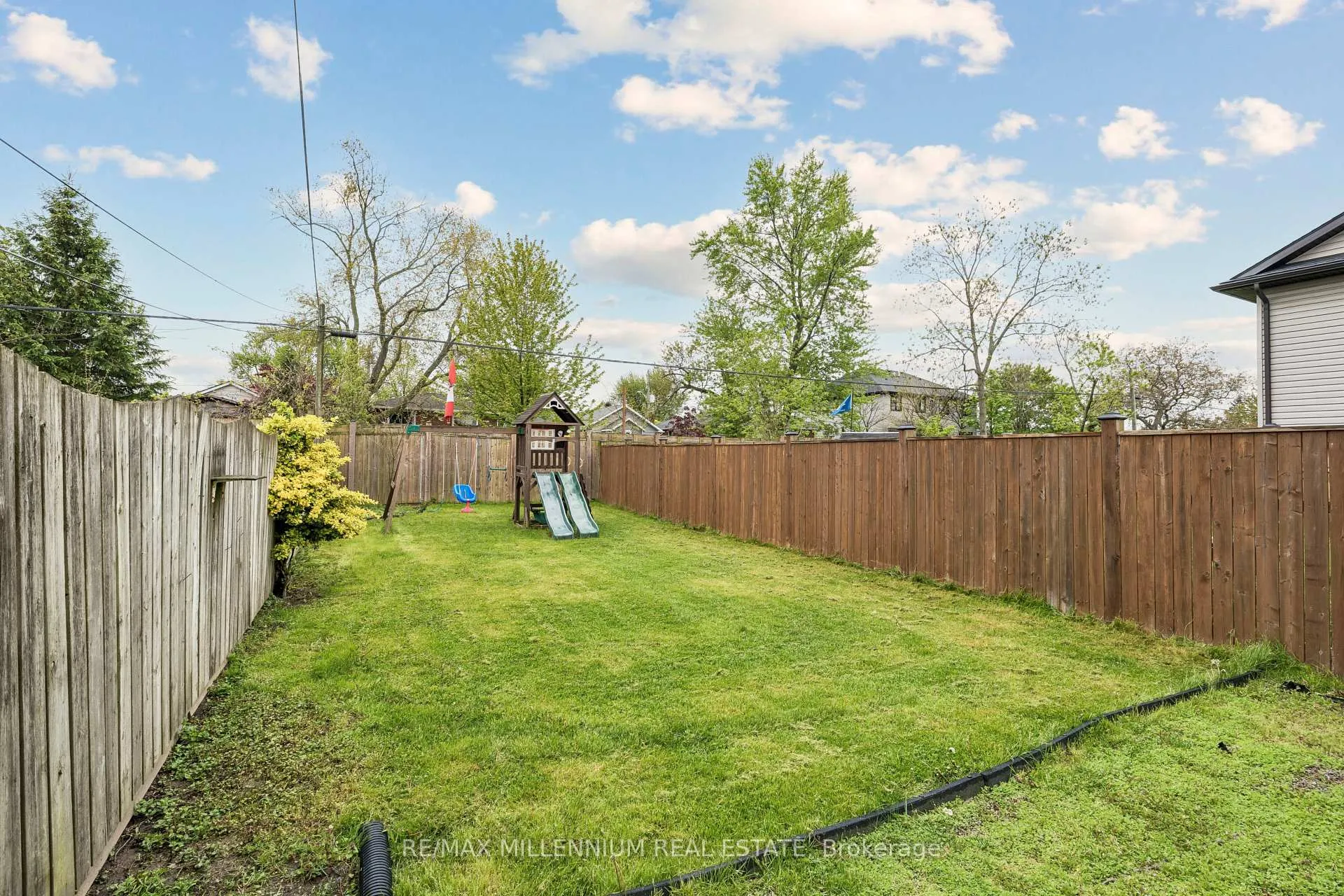 Photo 33 of 24B Greenwood Avenue, St. Catharines, Secord Woods — HOMEH