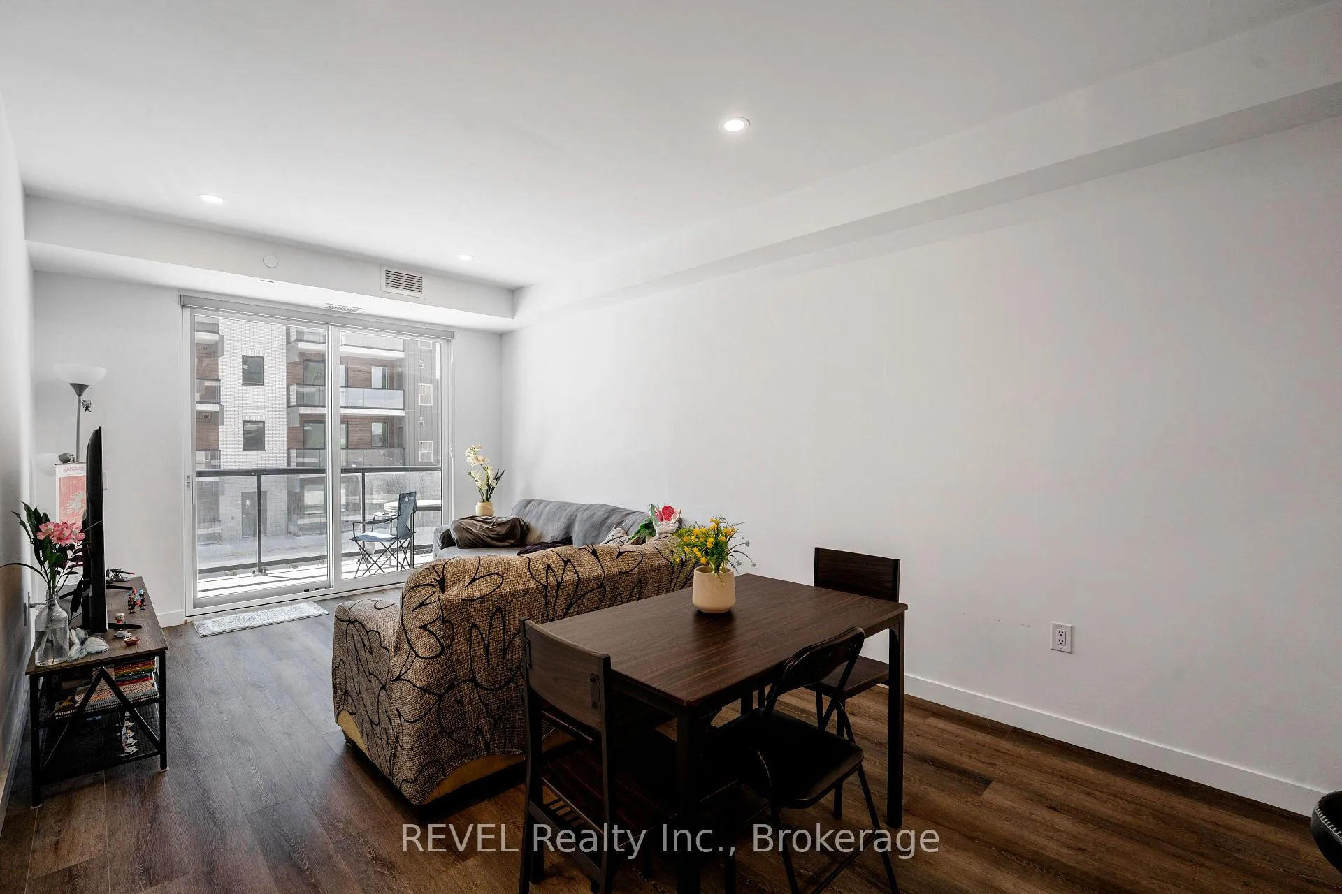 Photo 6 of Unit 216, 7549A Kalar Road, Niagara Falls, Brown — HOMEH
