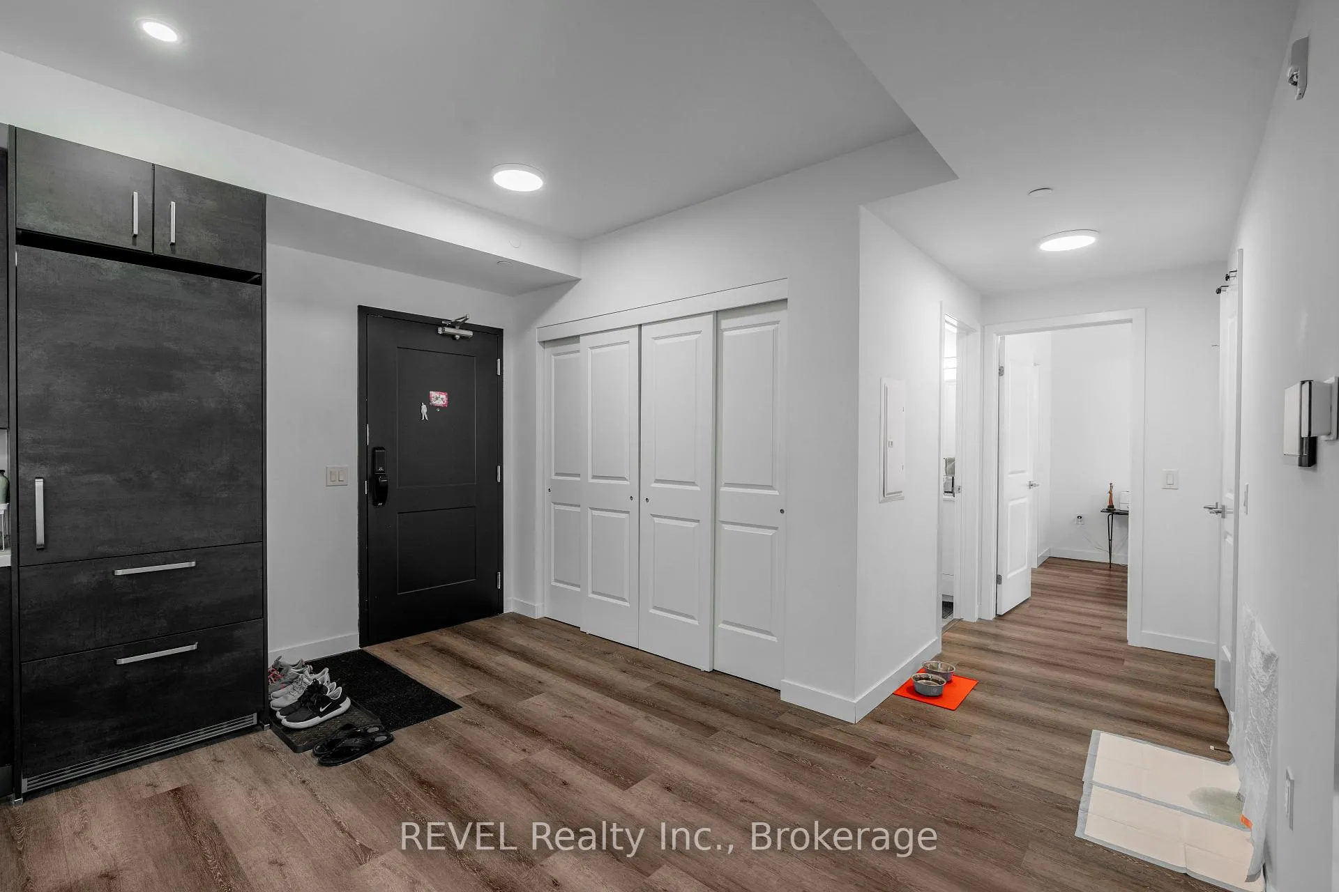 Photo 8 of Unit 216, 7549A Kalar Road, Niagara Falls, Brown — HOMEH