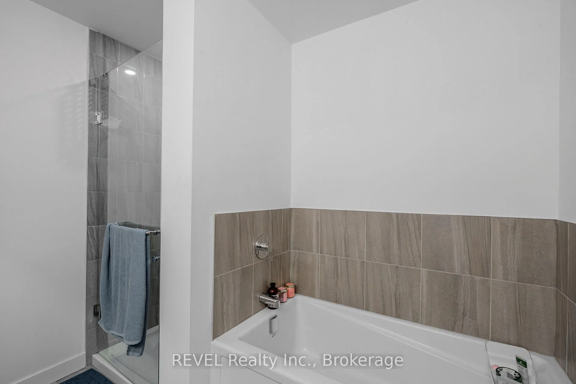 Photo 17 of Unit 216, 7549A Kalar Road, Niagara Falls, Brown — HOMEH