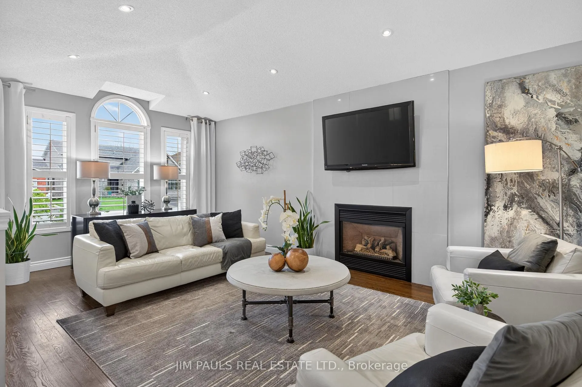 Photo 5 of 802 Upper Horning Road, Hamilton, Gurnett — HOMEH