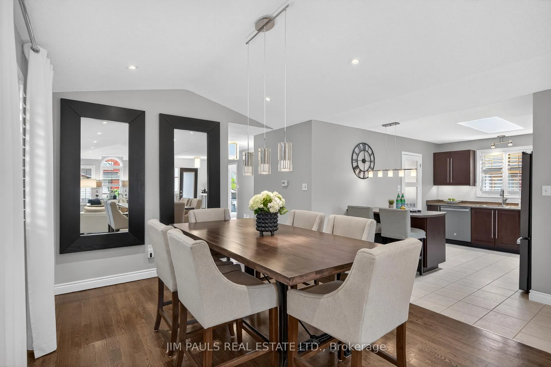 Photo 12 of 802 Upper Horning Road, Hamilton, Gurnett — HOMEH