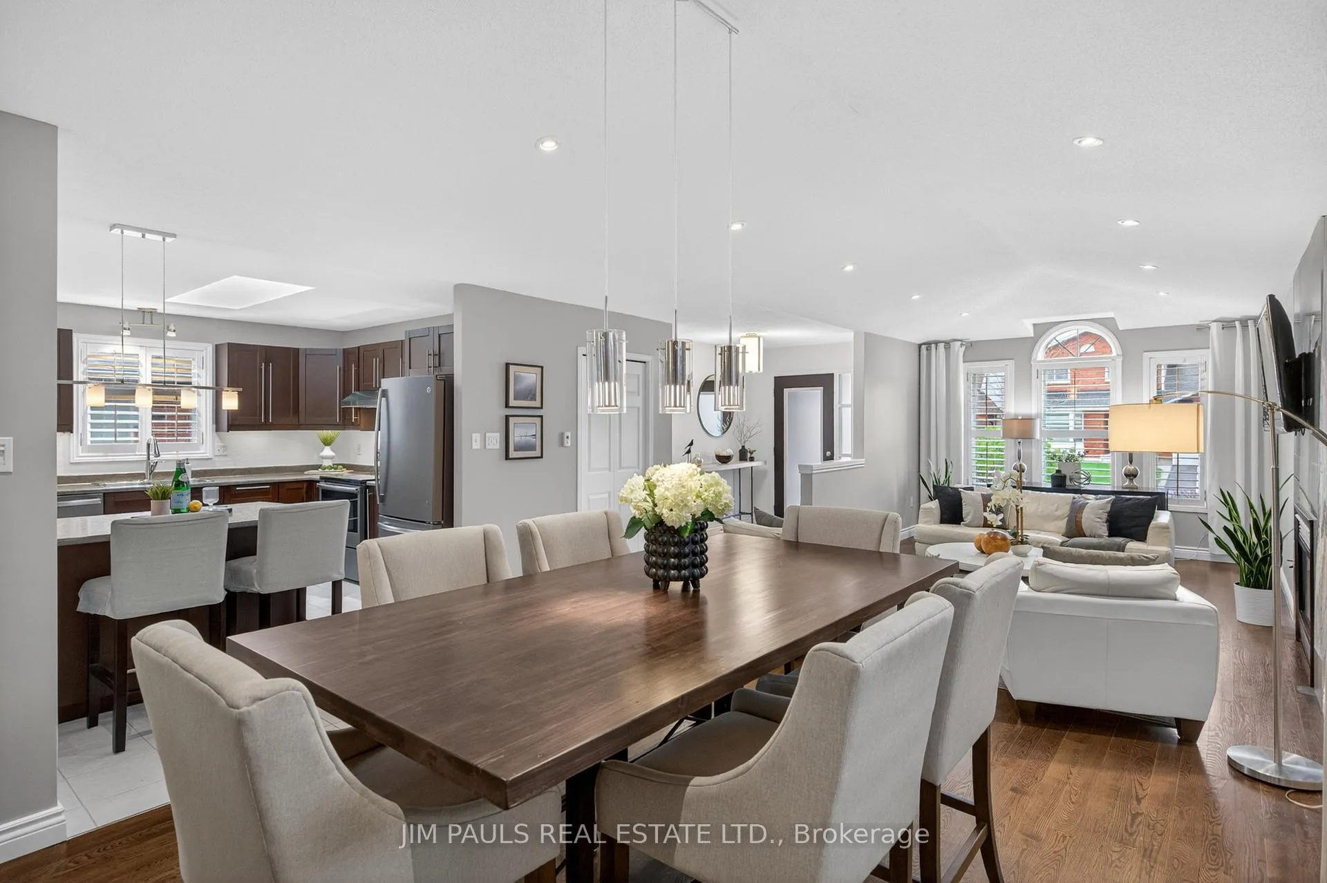Photo 13 of 802 Upper Horning Road, Hamilton, Gurnett — HOMEH