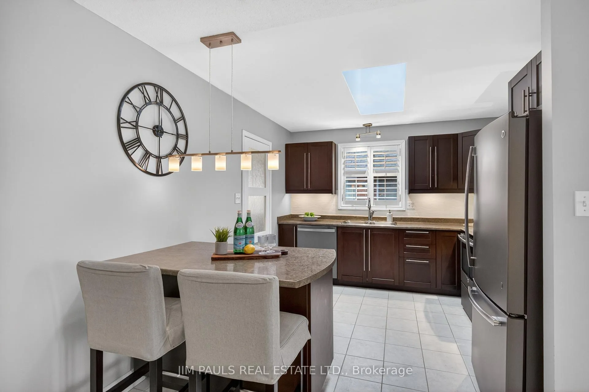 Photo 17 of 802 Upper Horning Road, Hamilton, Gurnett — HOMEH
