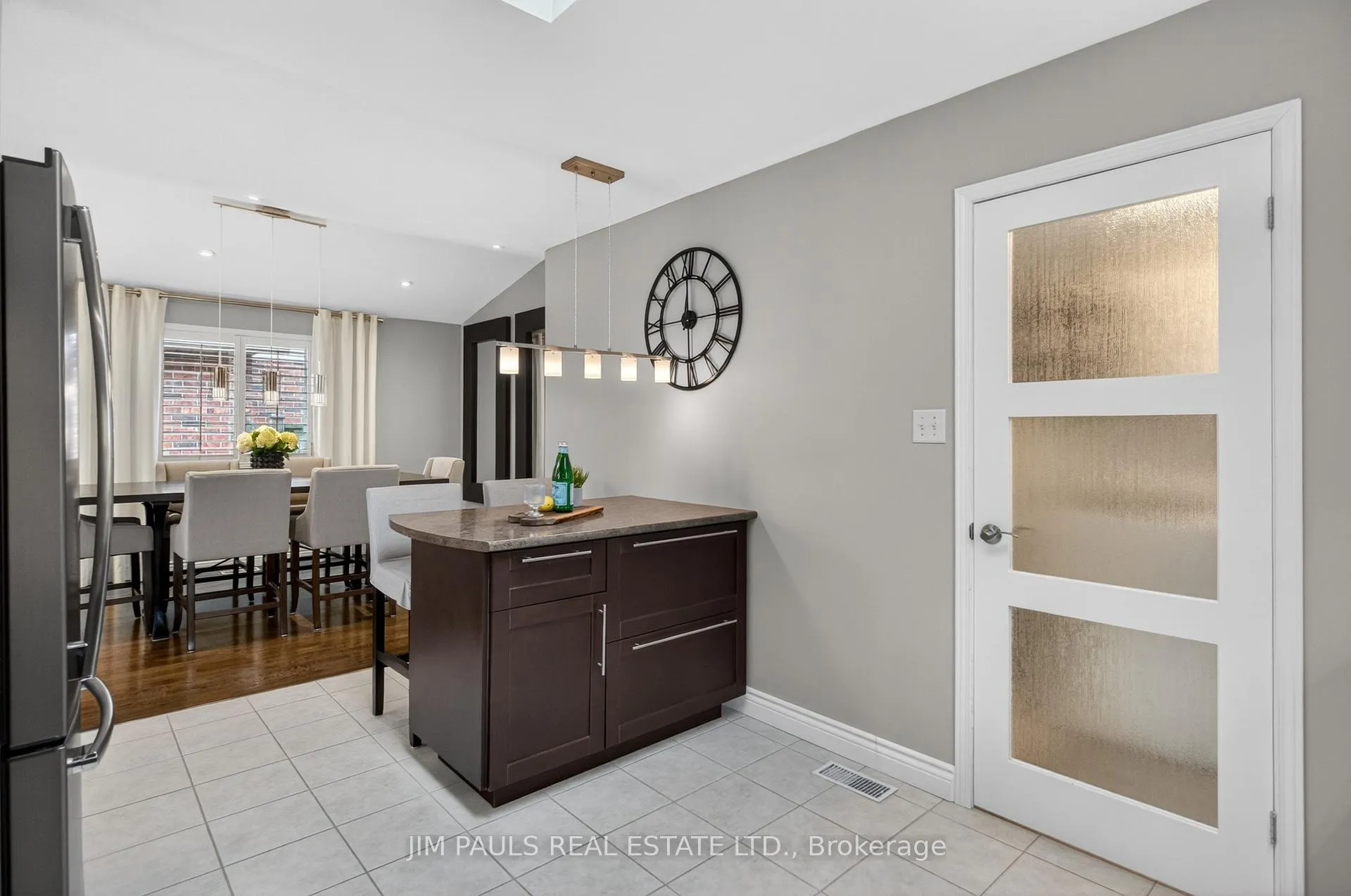 Photo 22 of 802 Upper Horning Road, Hamilton, Gurnett — HOMEH