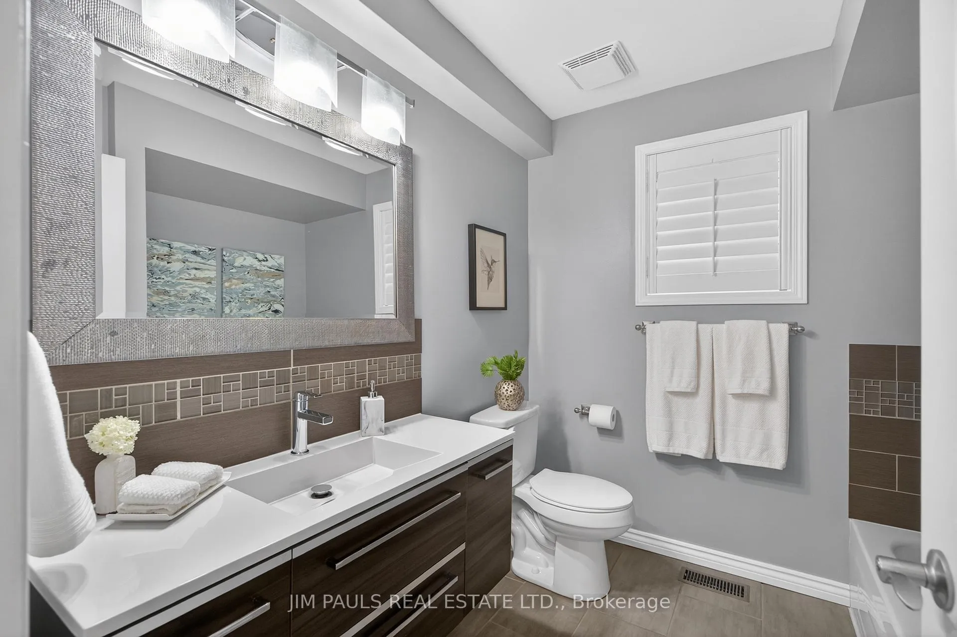 Photo 31 of 802 Upper Horning Road, Hamilton, Gurnett — HOMEH