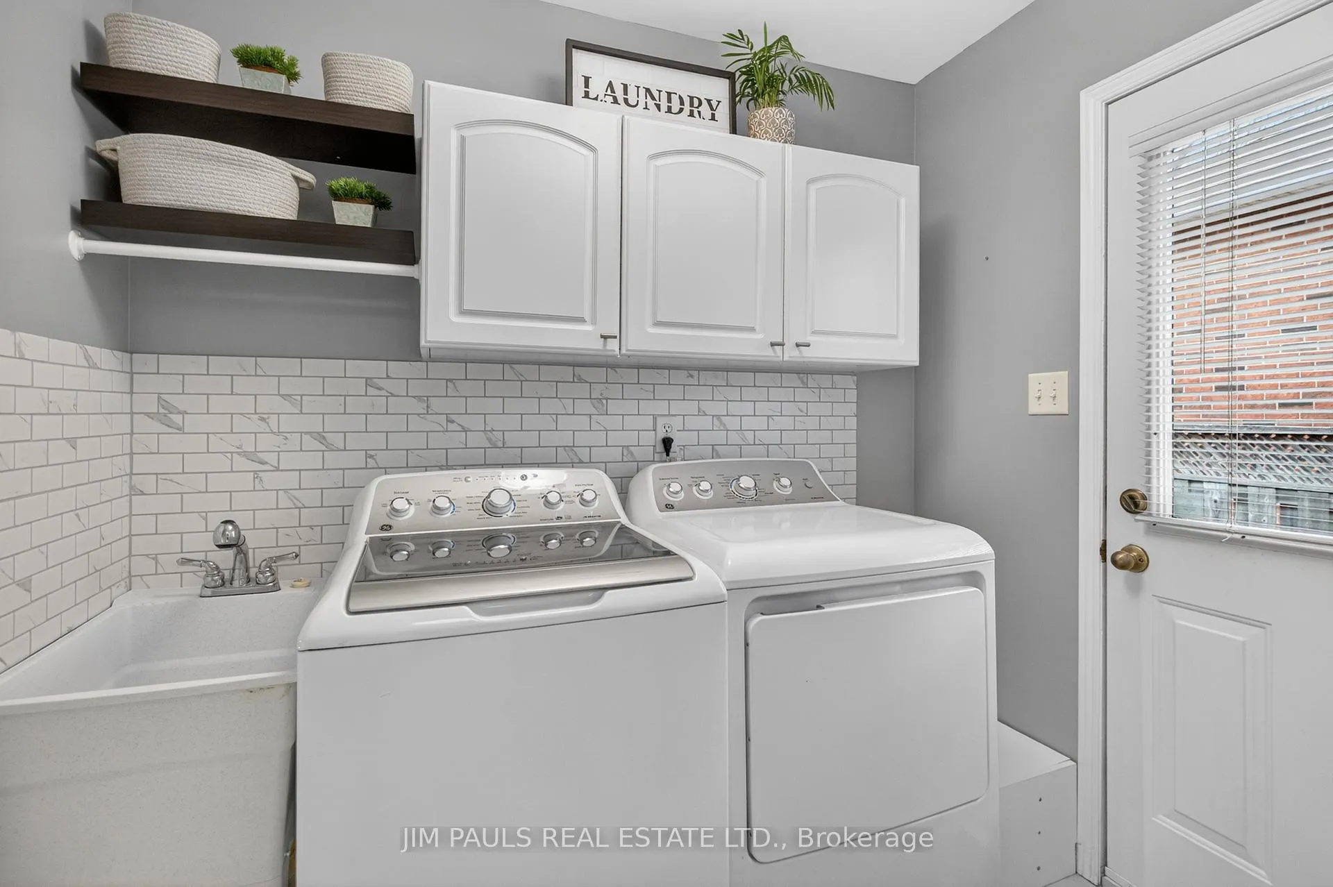 Photo 33 of 802 Upper Horning Road, Hamilton, Gurnett — HOMEH