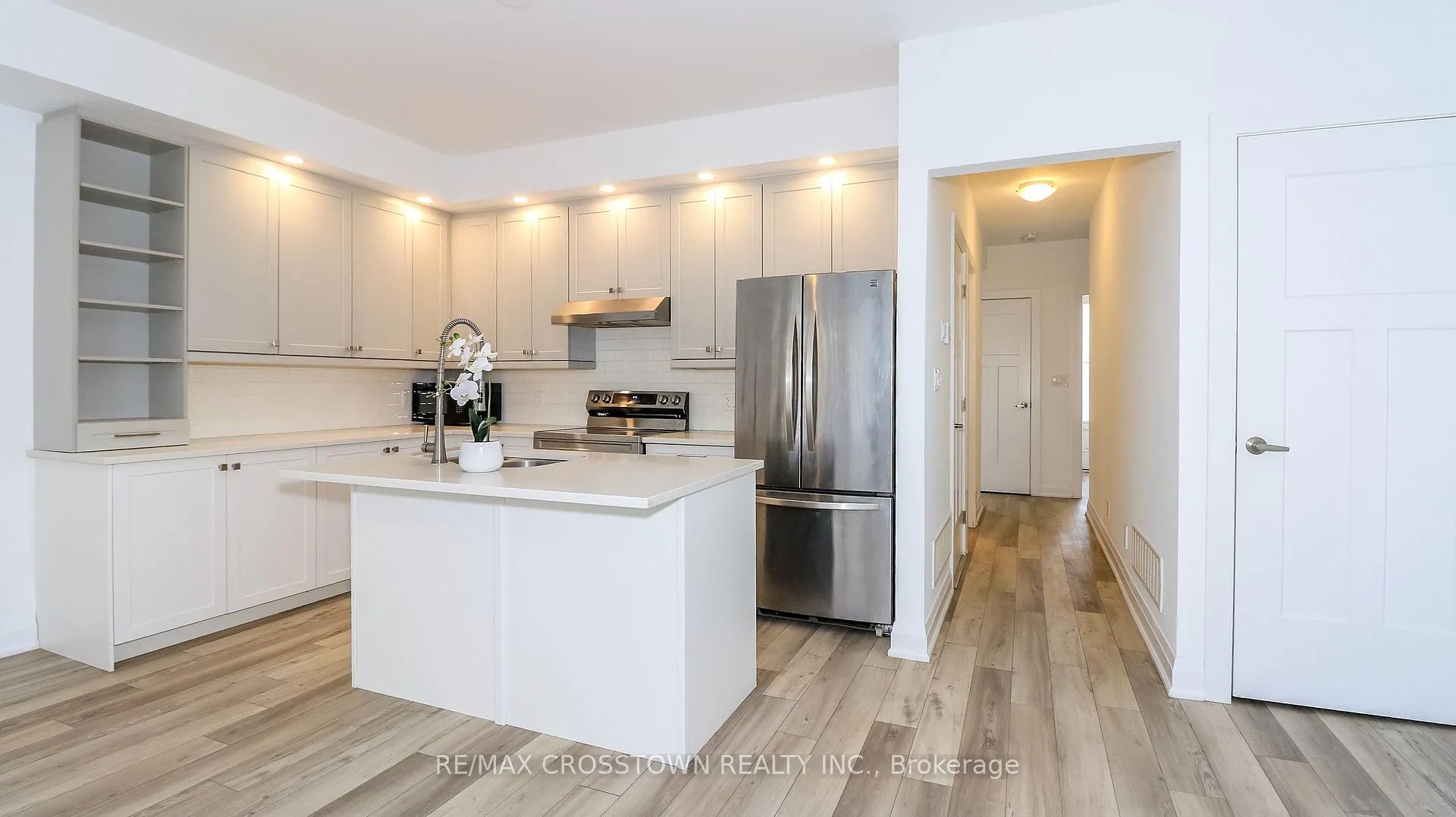 Photo 9 of 3 Julia Crescent, Midland — HOMEH