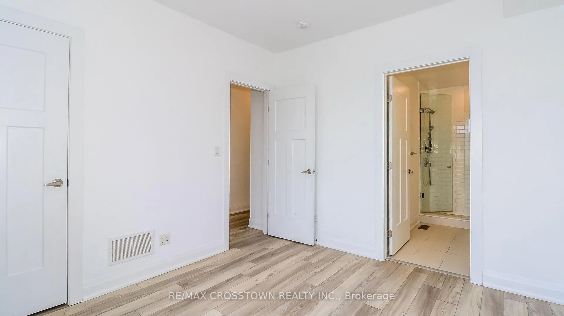Photo 14 of 3 Julia Crescent, Midland — HOMEH