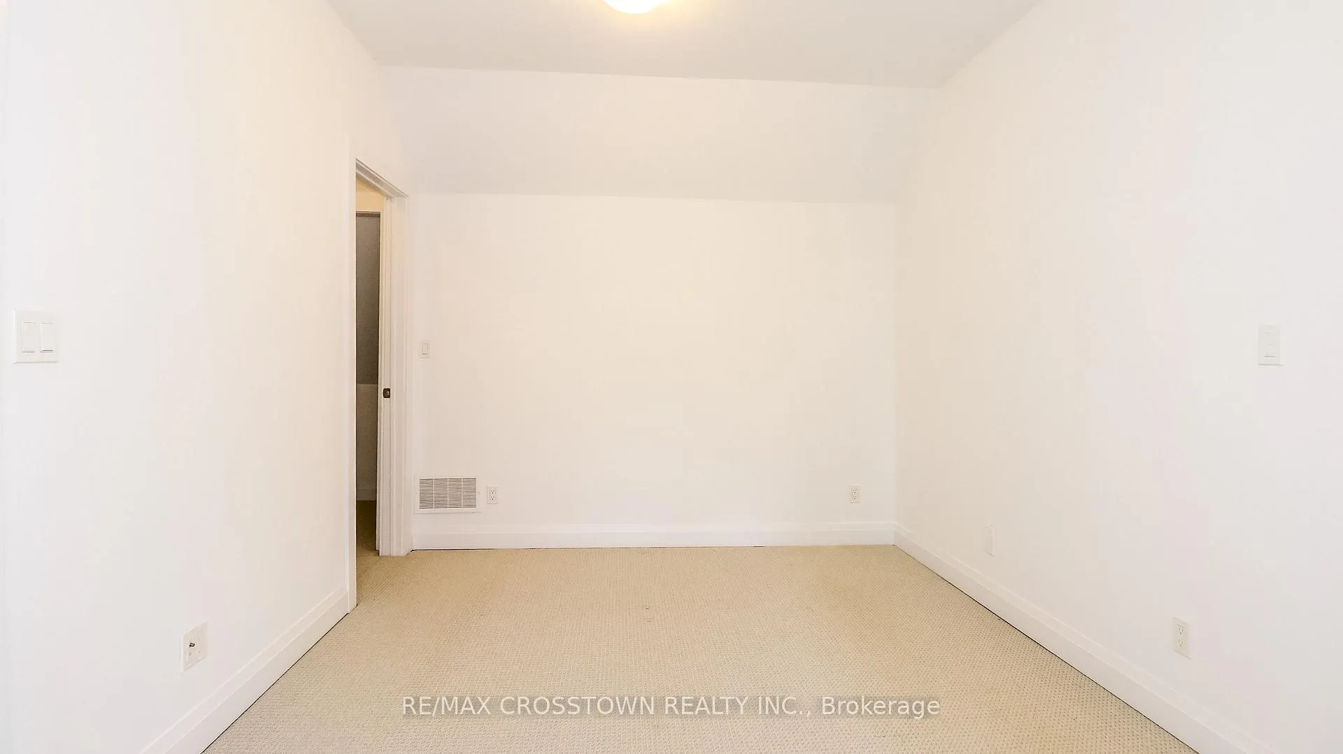 Photo 17 of 3 Julia Crescent, Midland — HOMEH