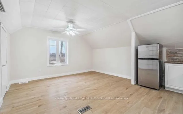 Photo 4 of Unit UPPER, 77 Mohawk Street, Brantford — HOMEH