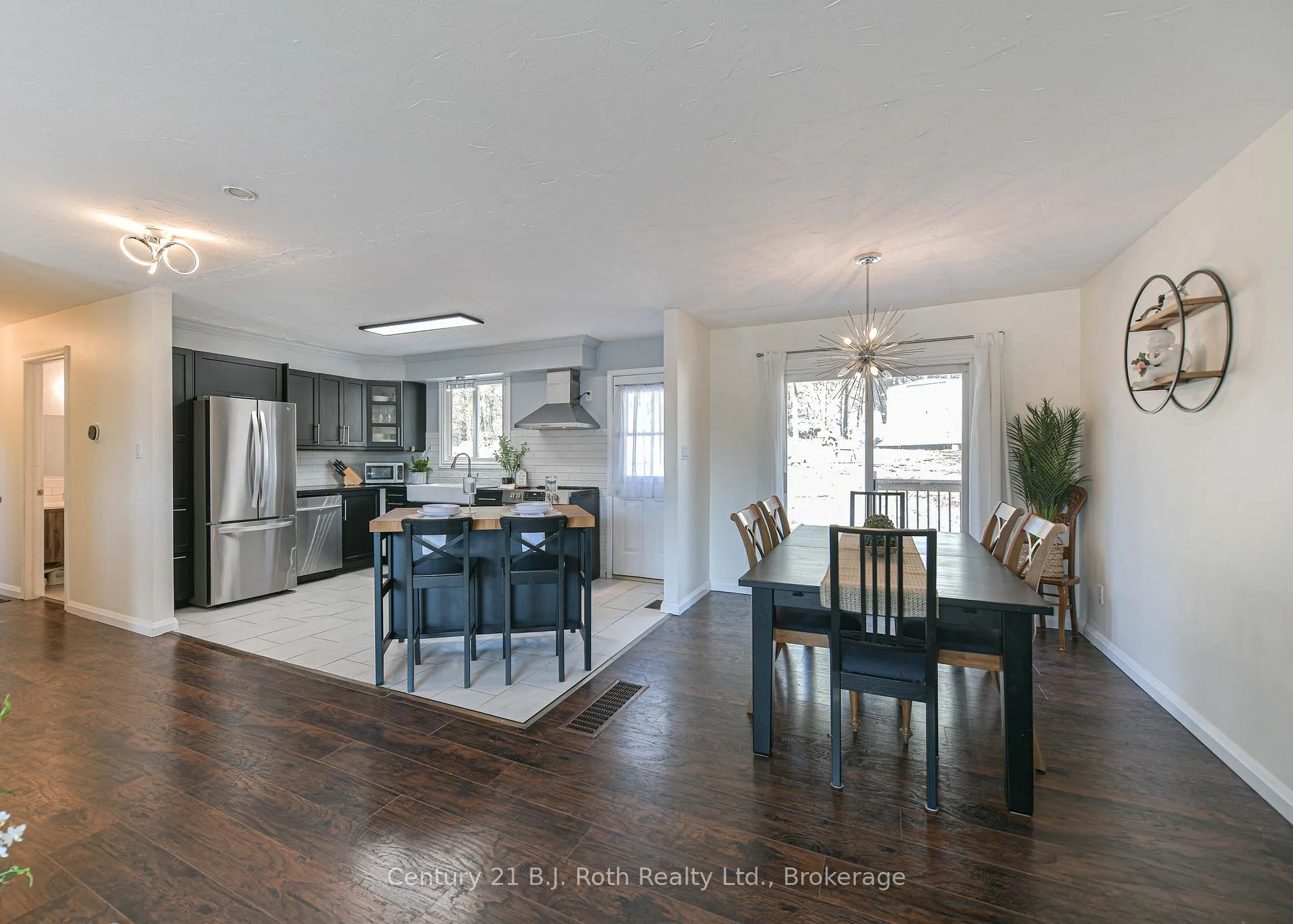 Photo 4 of 620 Pinedale Road, Gravenhurst, Muskoka (S) — HOMEH