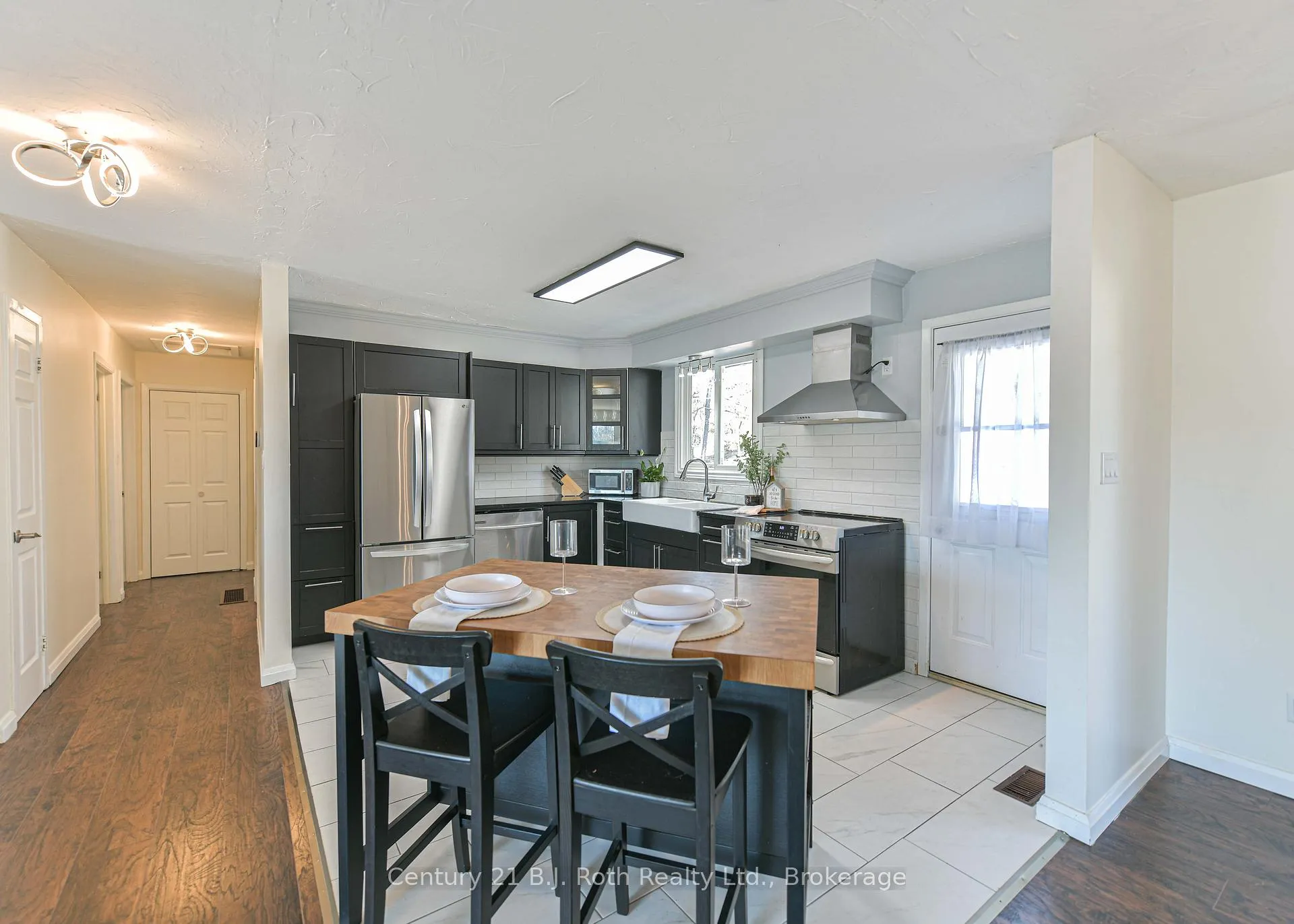 Photo 6 of 620 Pinedale Road, Gravenhurst, Muskoka (S) — HOMEH