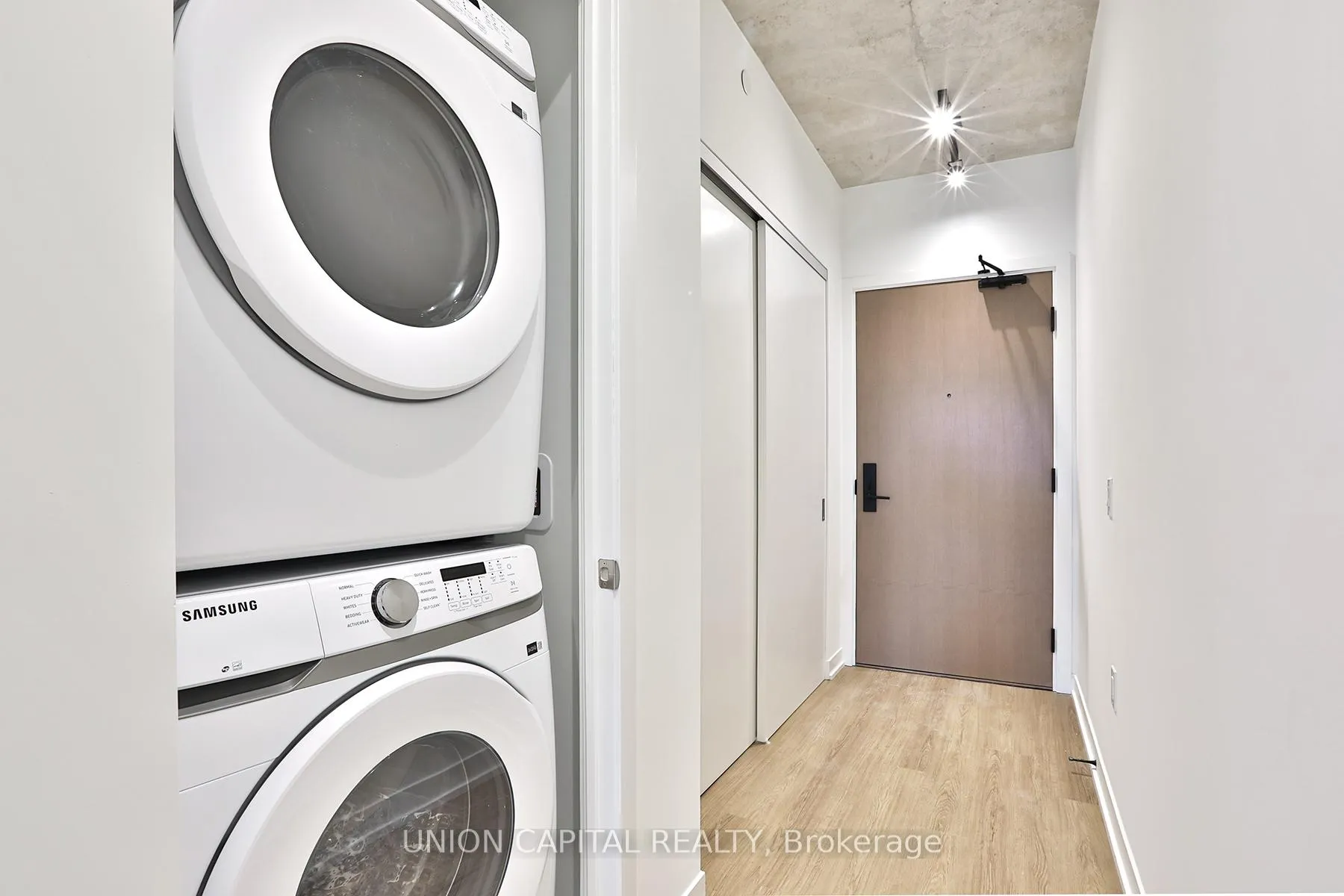 Photo 5 of Unit 402, 195 McCaul Street, Toronto, Kensington-Chinatown — HOMEH