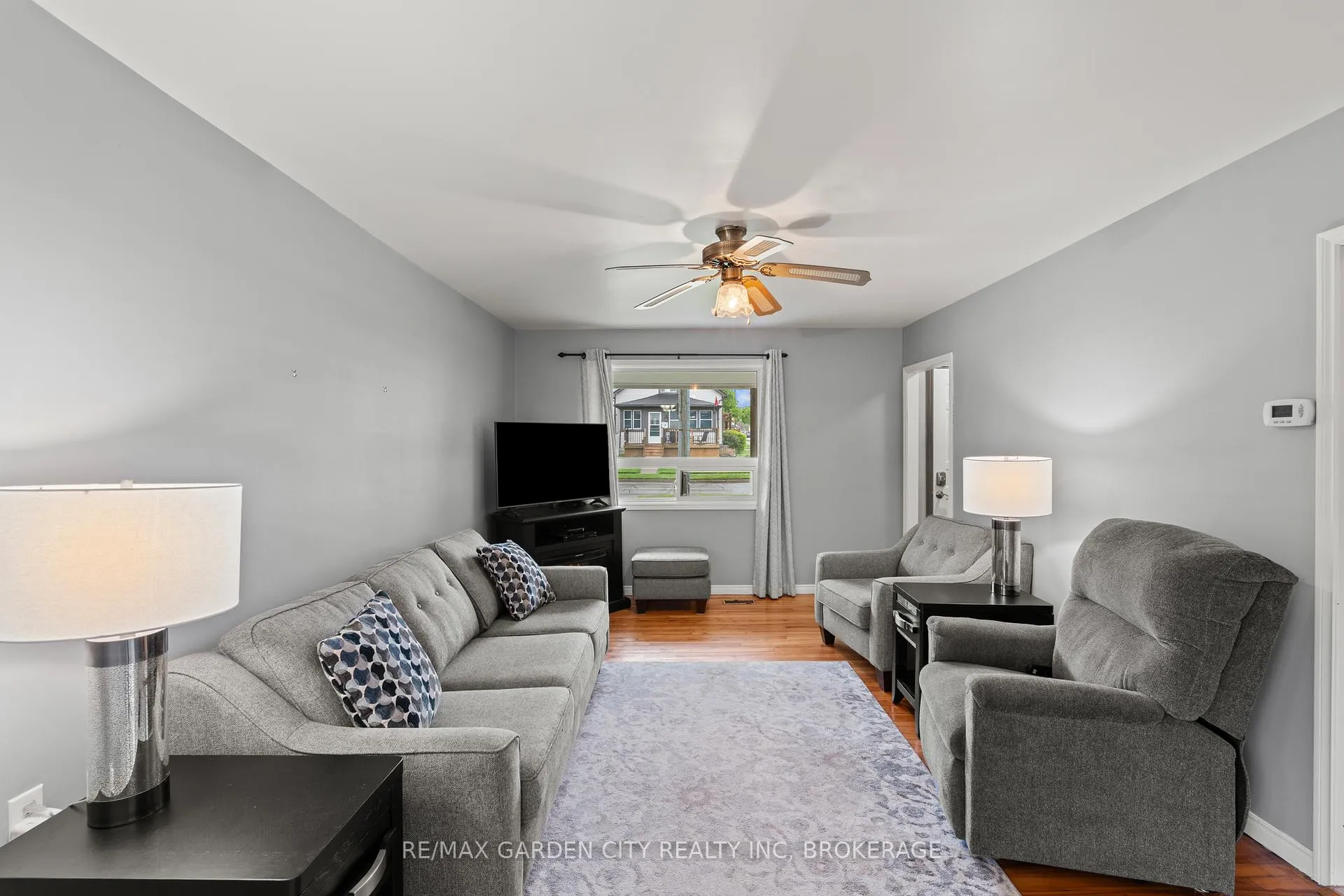 Photo 5 of 11 Lincoln Avenue, St. Catharines, Oakdale — HOMEH