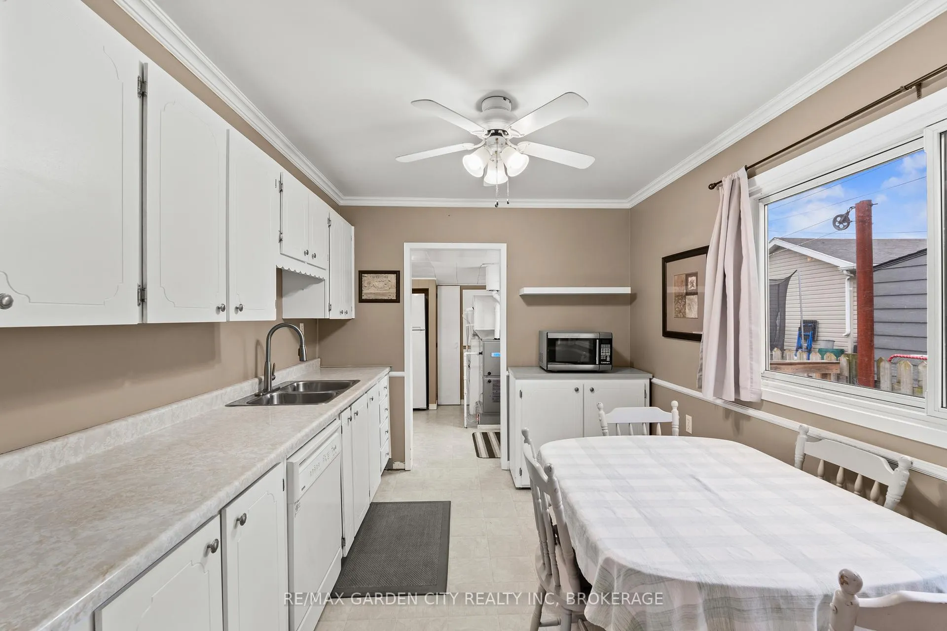 Photo 12 of 11 Lincoln Avenue, St. Catharines, Oakdale — HOMEH