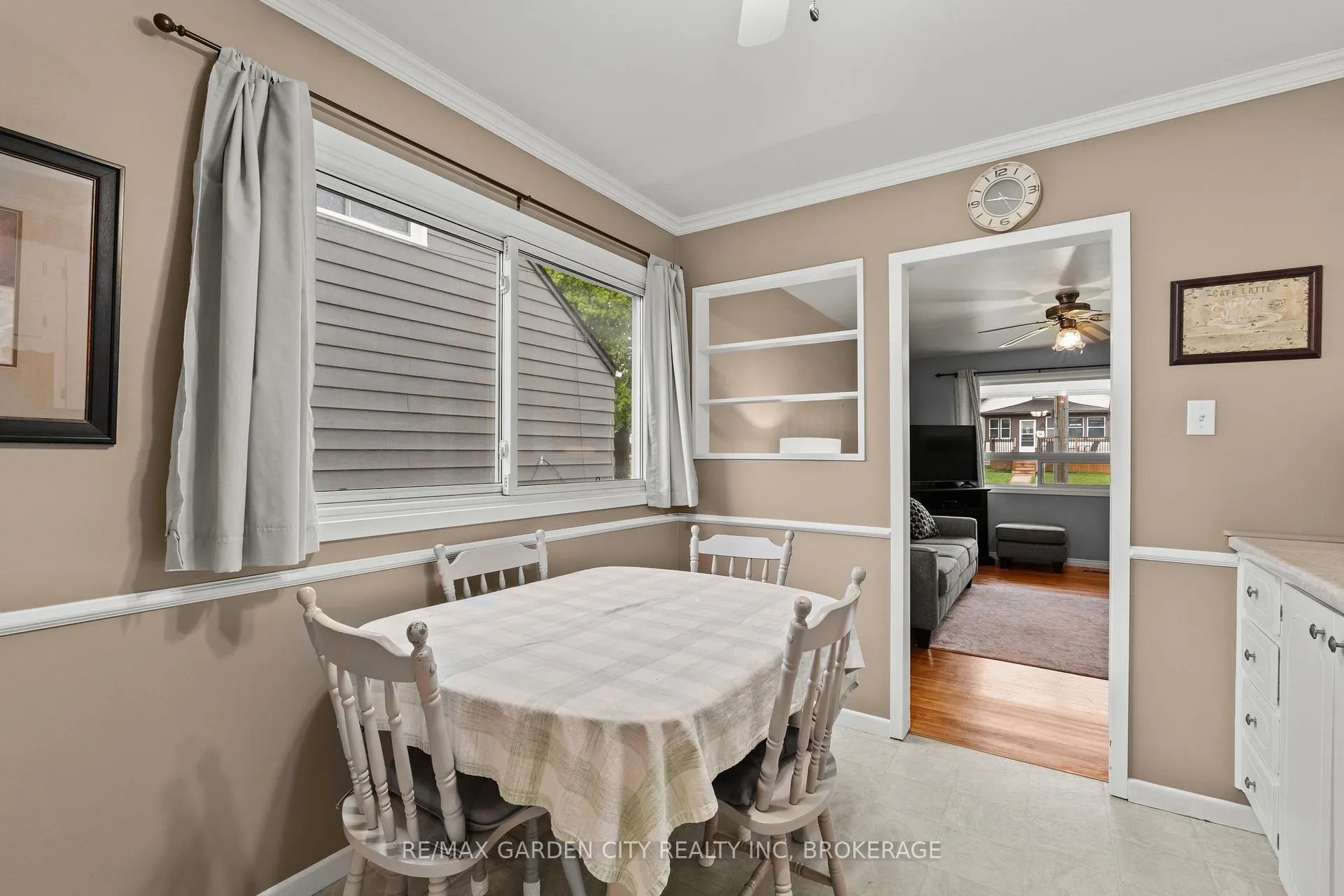 Photo 17 of 11 Lincoln Avenue, St. Catharines, Oakdale — HOMEH