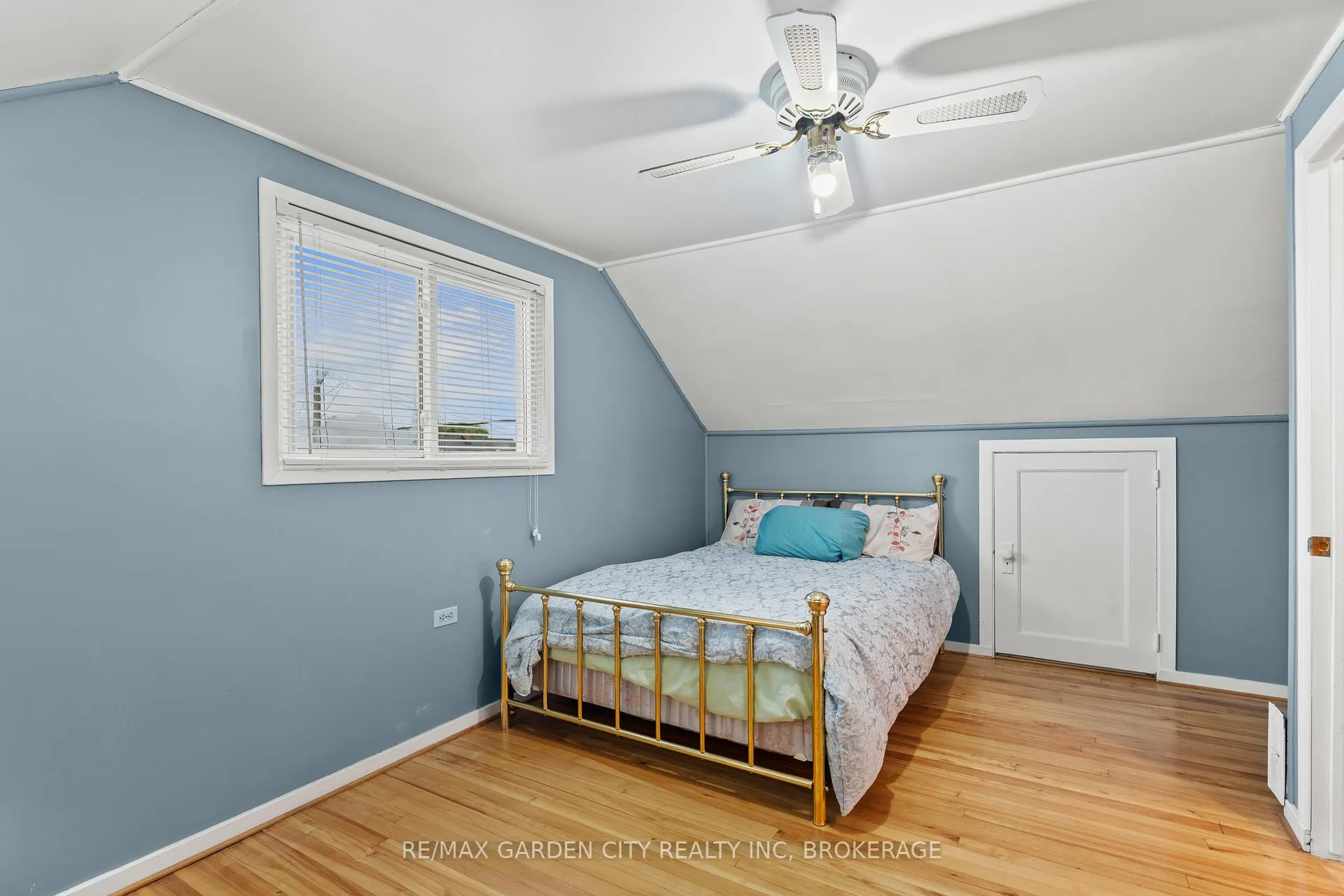 Photo 19 of 11 Lincoln Avenue, St. Catharines, Oakdale — HOMEH