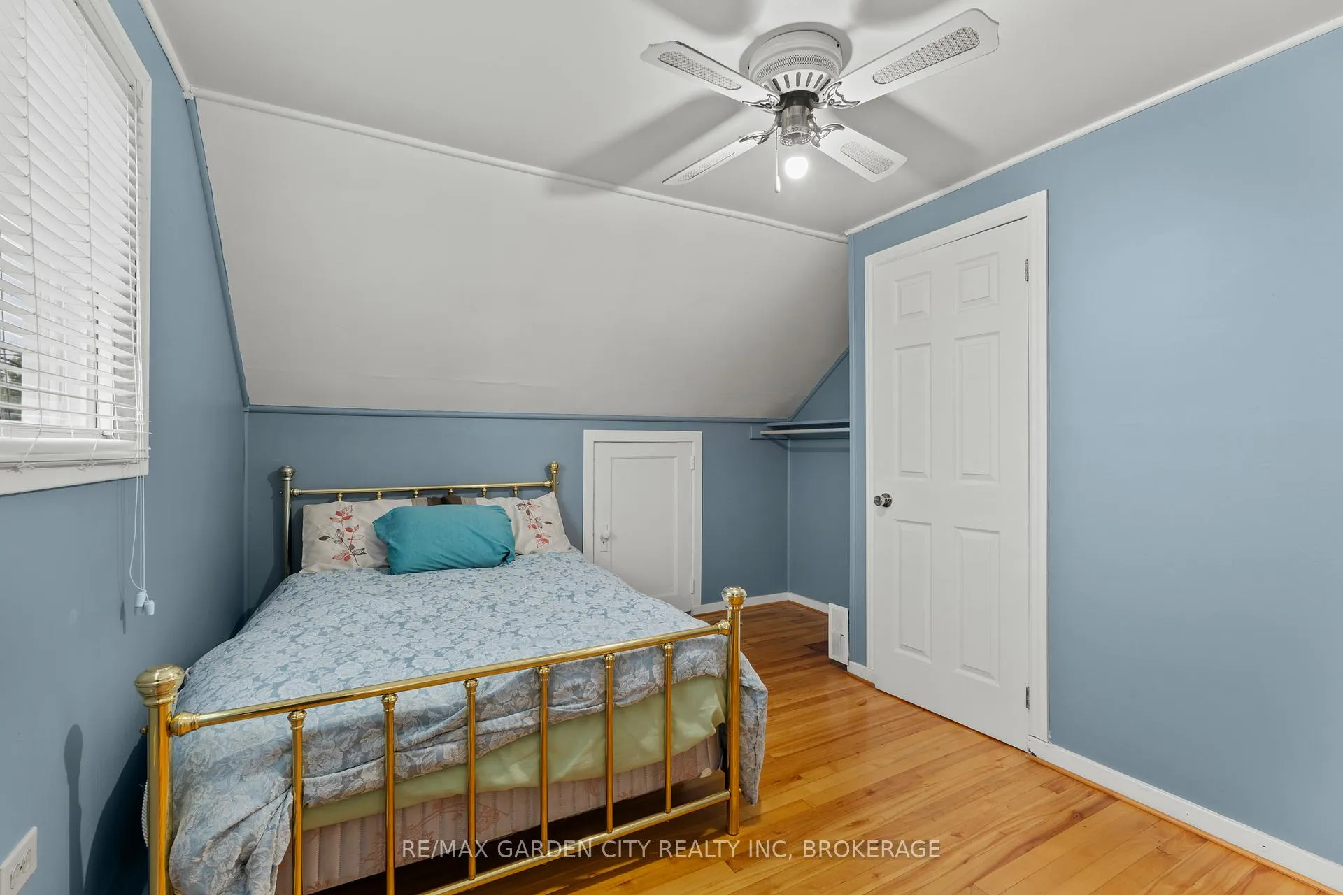 Photo 21 of 11 Lincoln Avenue, St. Catharines, Oakdale — HOMEH