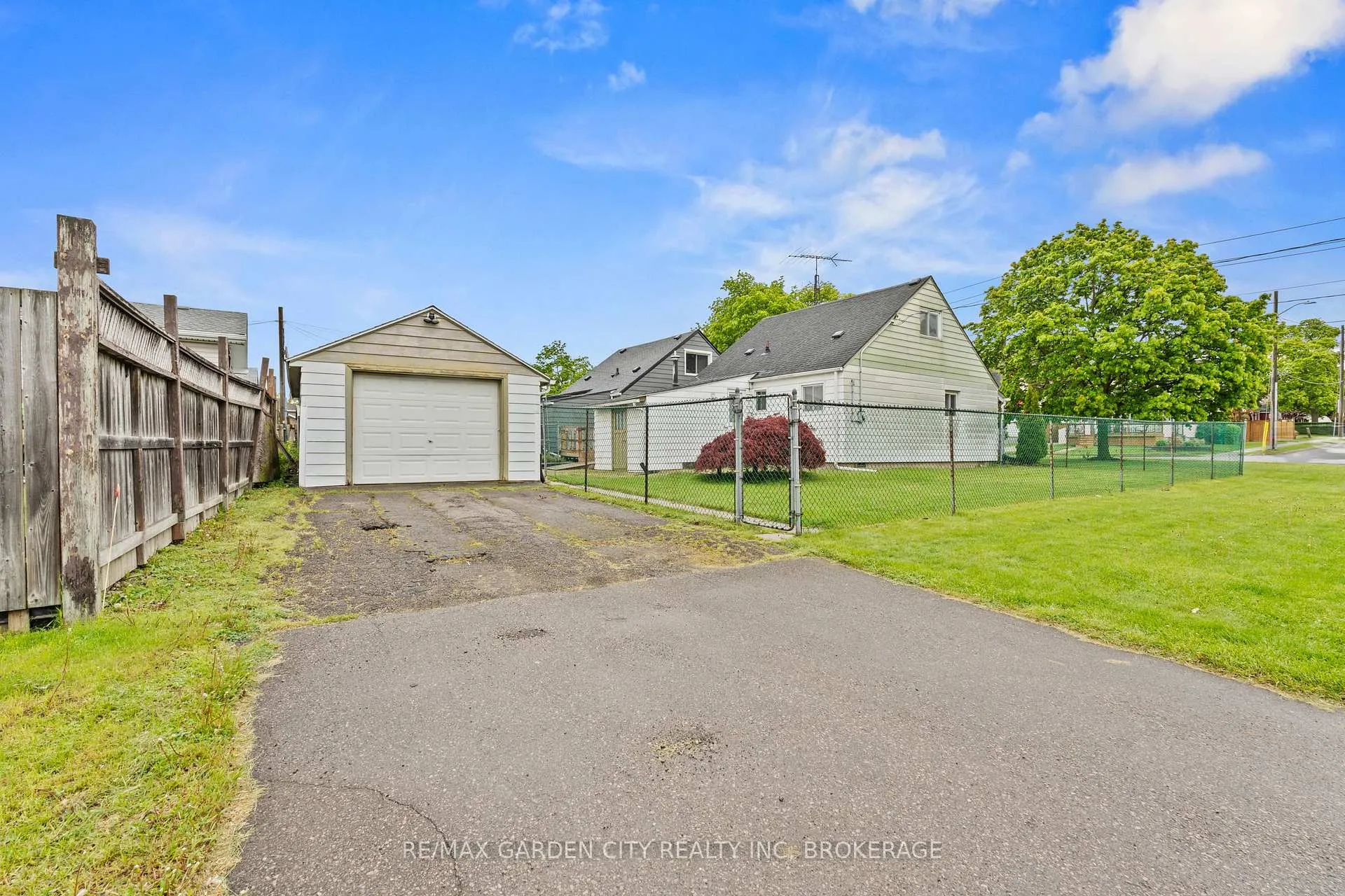 Photo 29 of 11 Lincoln Avenue, St. Catharines, Oakdale — HOMEH