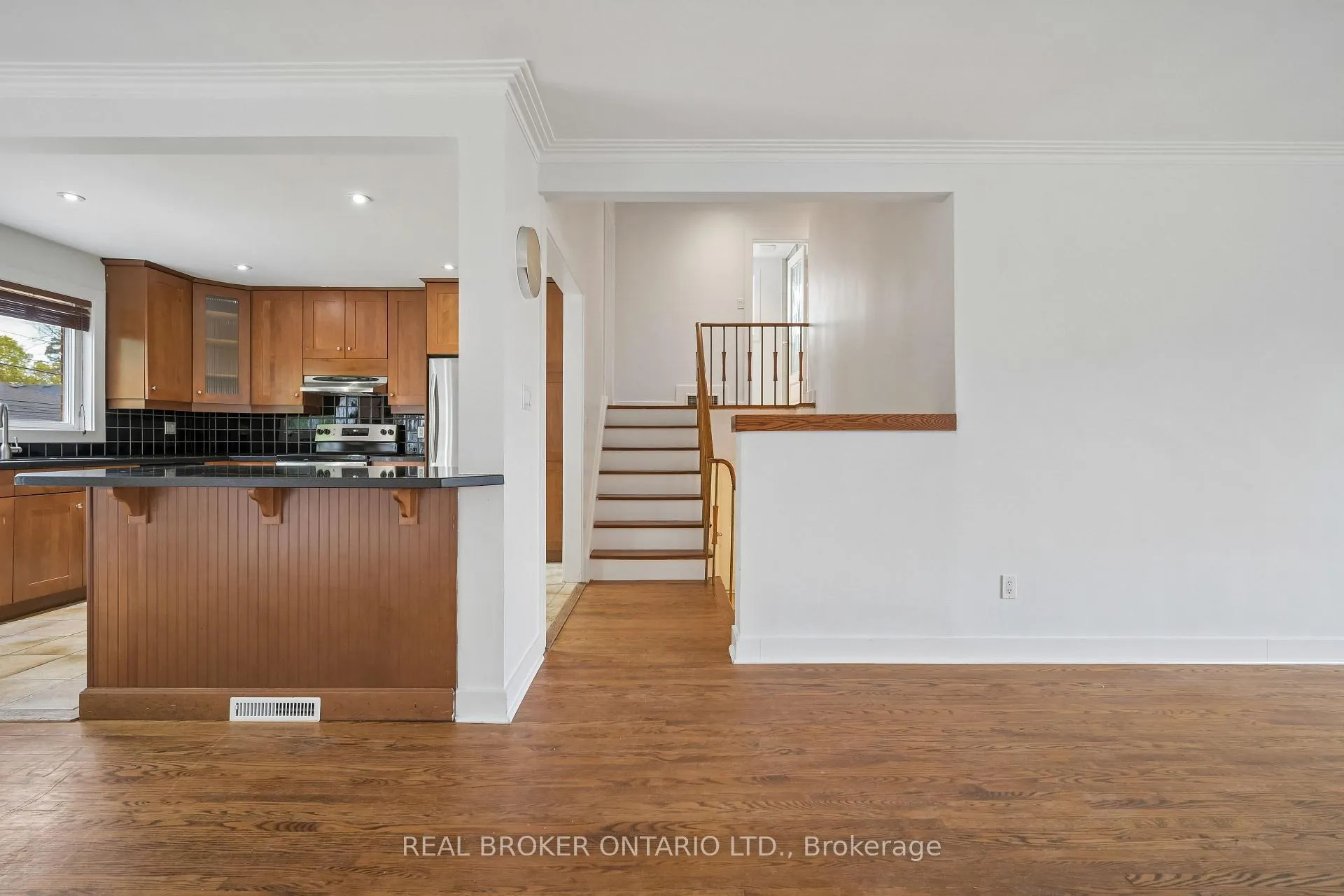 Photo 7 of 77 Norgrove Crescent, Etobicoke, Willowridge-Martingrove-Richview — HOMEH