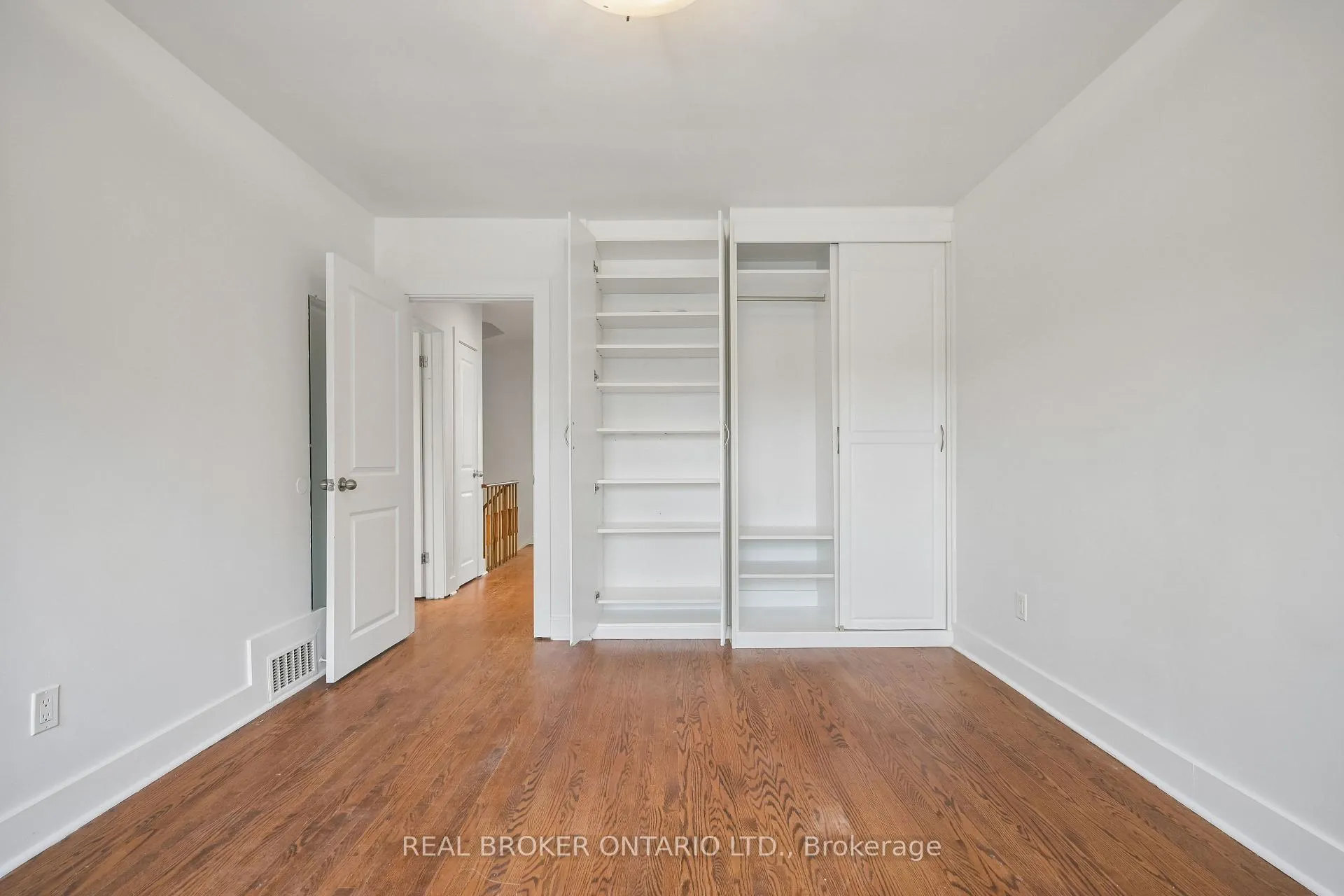 Photo 20 of 77 Norgrove Crescent, Etobicoke, Willowridge-Martingrove-Richview — HOMEH