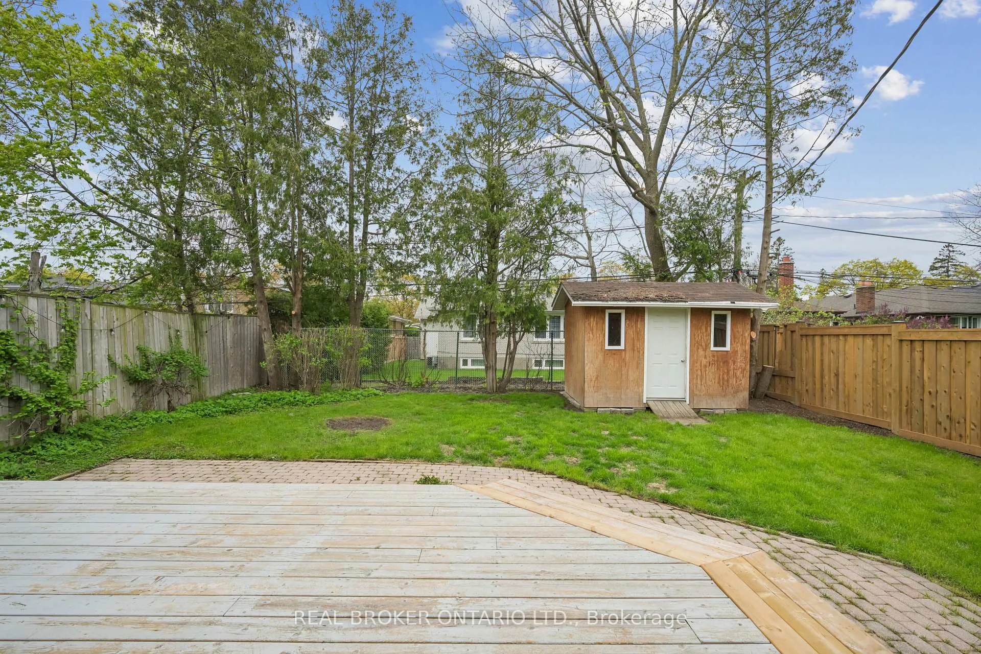 Photo 31 of 77 Norgrove Crescent, Etobicoke, Willowridge-Martingrove-Richview — HOMEH