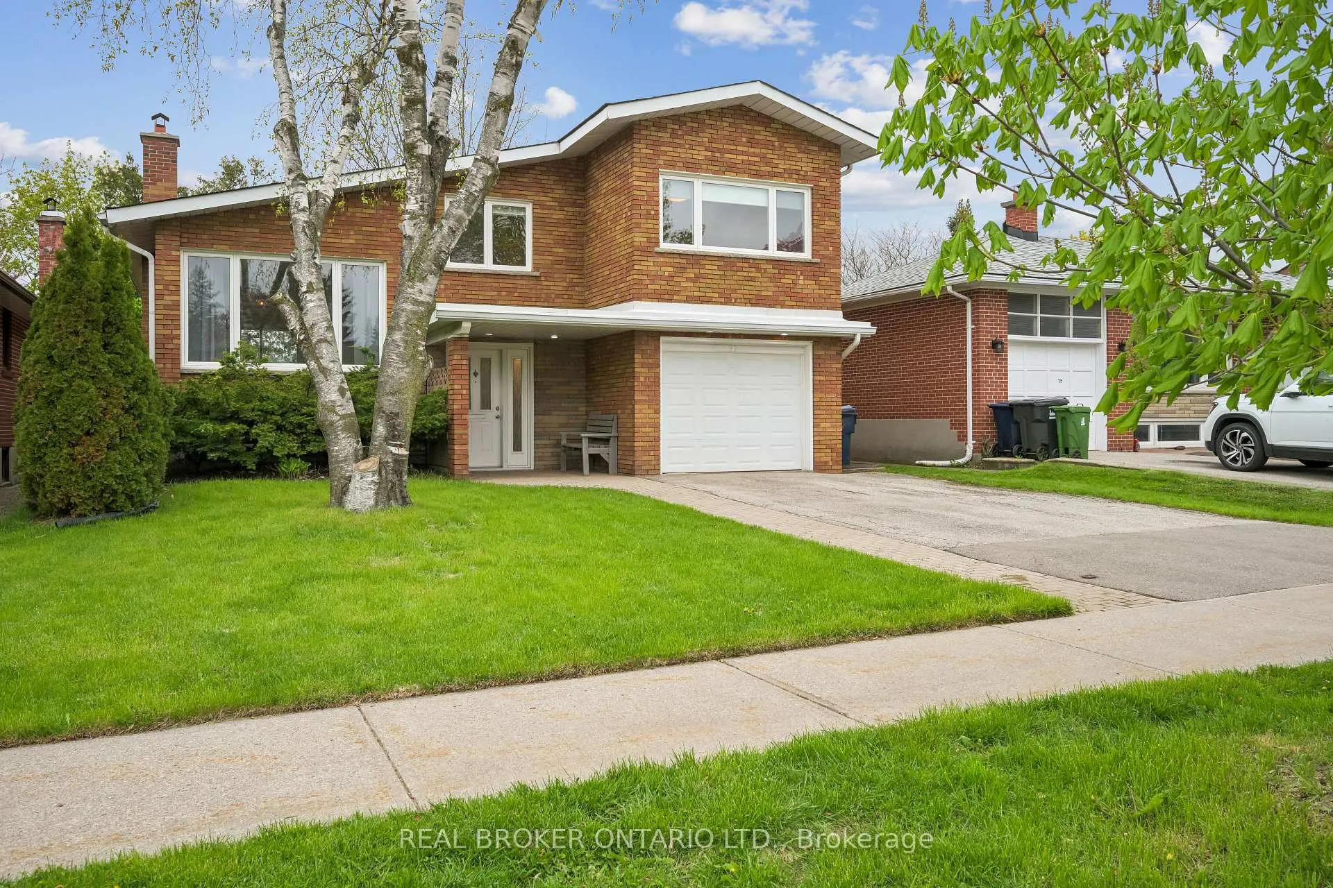 Photo 32 of 77 Norgrove Crescent, Etobicoke, Willowridge-Martingrove-Richview — HOMEH