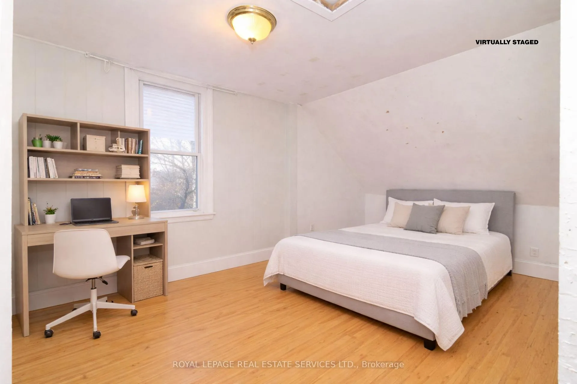 Photo 4 of 224 Broadway Avenue, Hamilton, Ainslie Wood — HOMEH