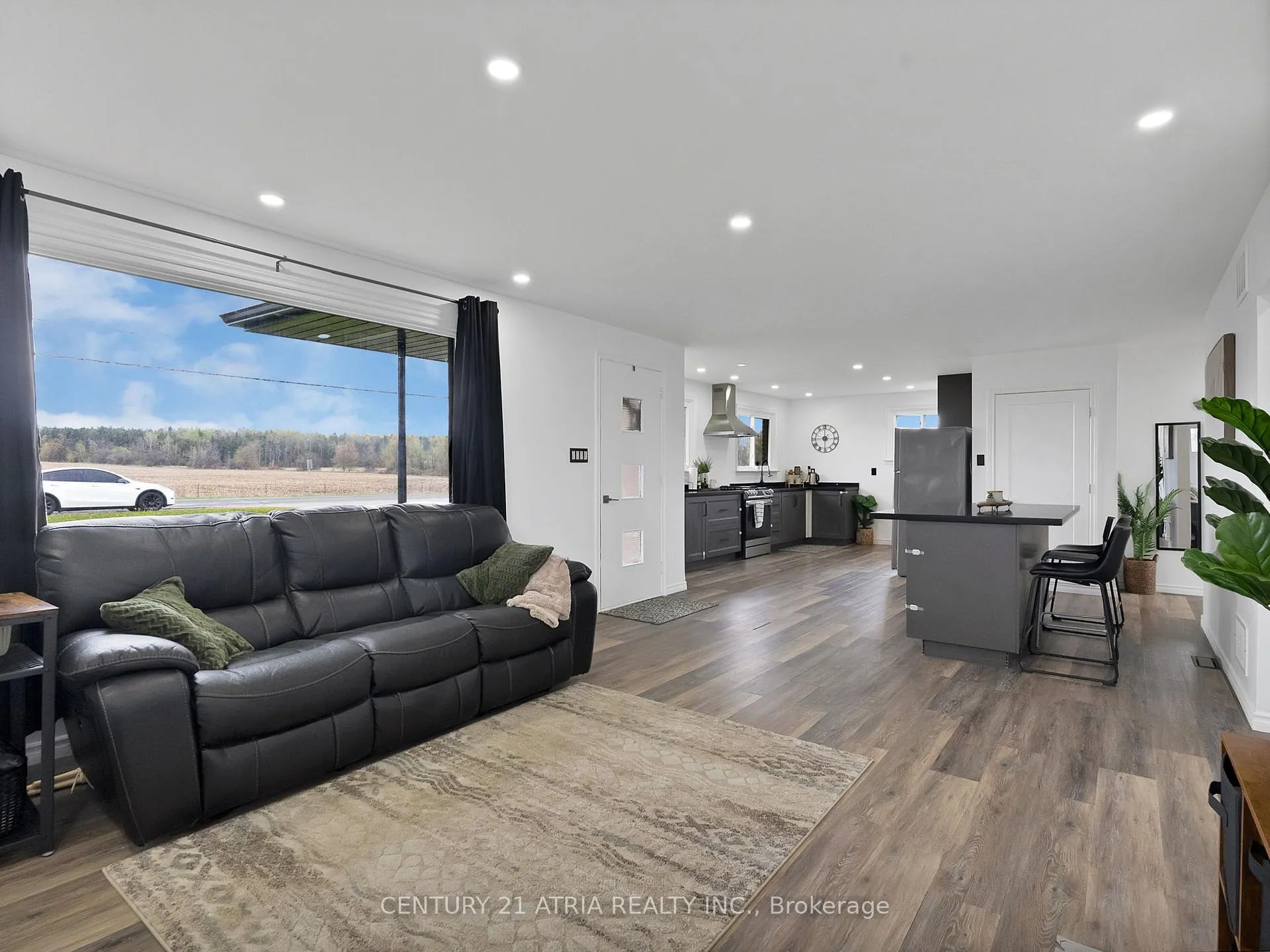 Photo 7 of 6552 Yonge Street, Innisfil, Rural Innisfil — HOMEH