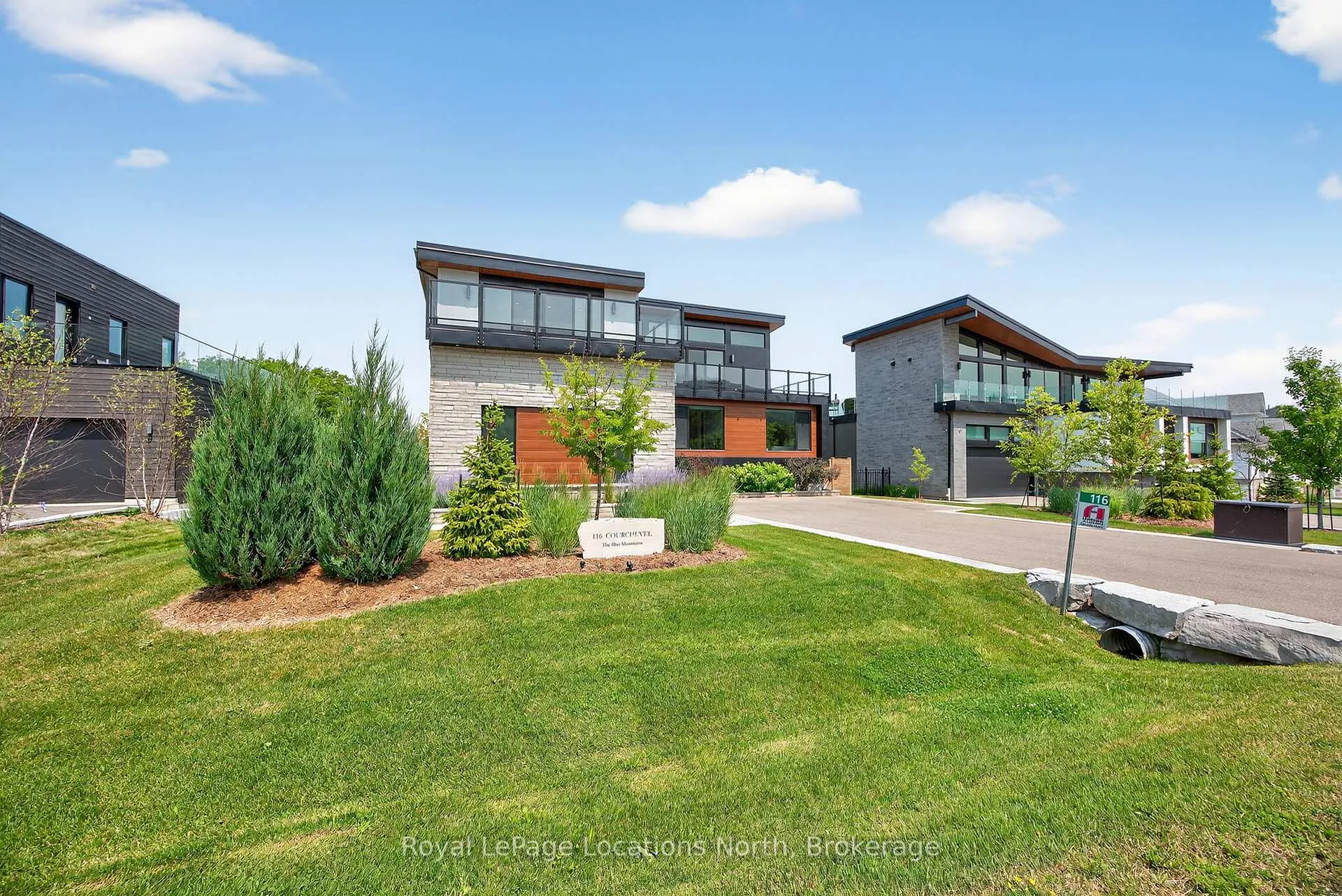 Photo 2 of 116 Courchevel Crescent, Blue Mountains — HOMEH