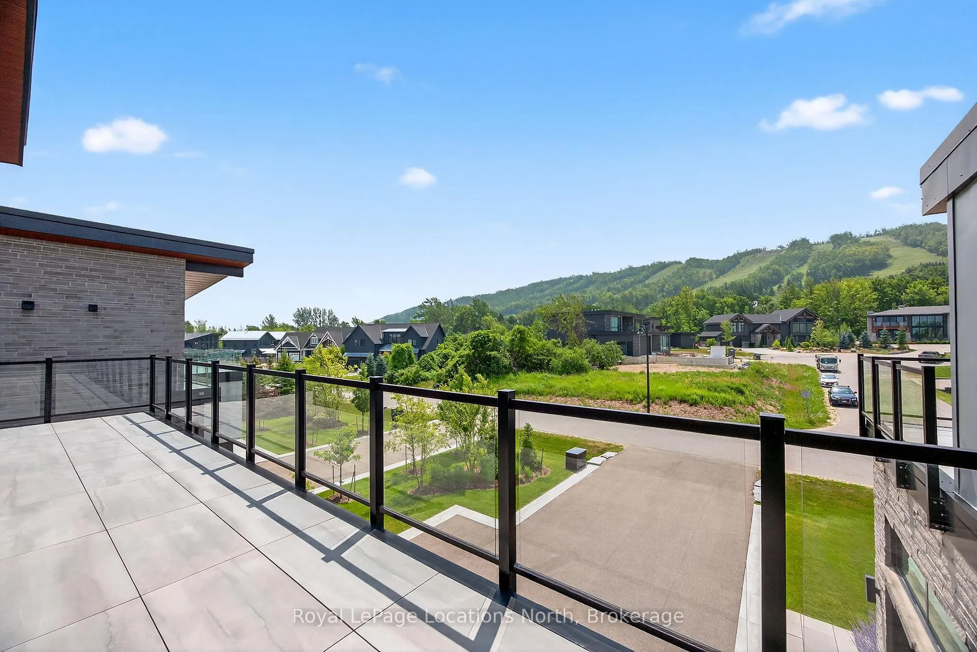 Photo 10 of 116 Courchevel Crescent, Blue Mountains — HOMEH
