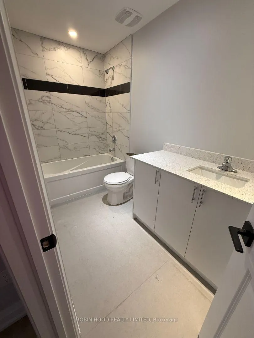 Photo 11 of Unit Unit 201, 60 Donald Street, Barrie, Queen's Park — HOMEH