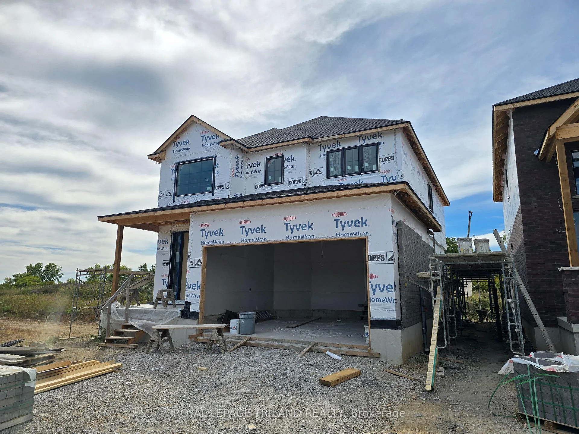Photo 4 of 35 Allister Drive, Middlesex Centre, Kilworth — HOMEH