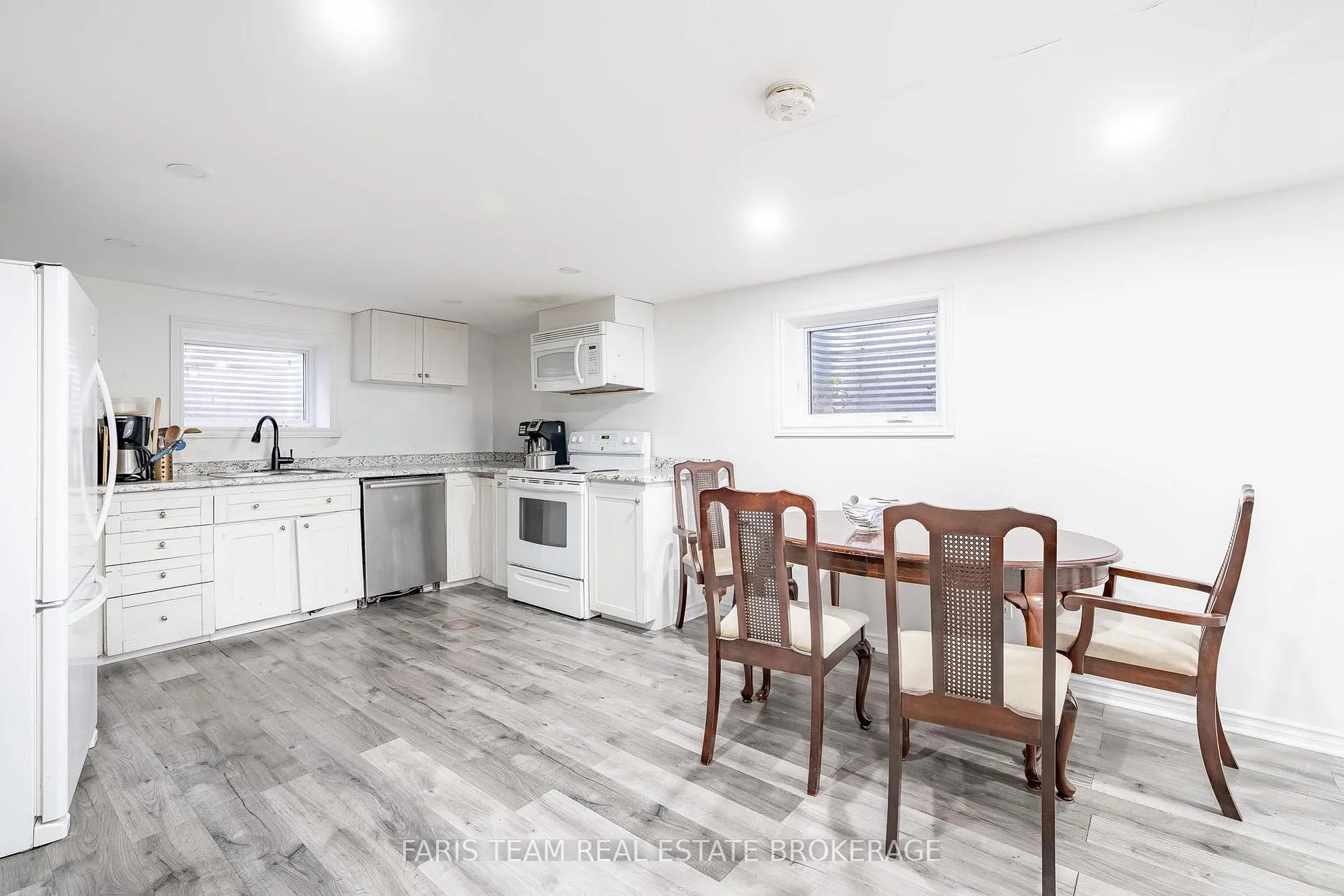 Photo 5 of Unit 2, 405 Bay Street, Midland — HOMEH