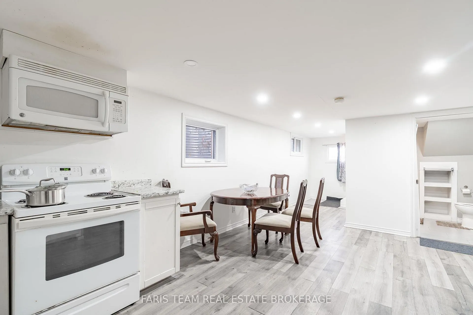 Photo 8 of Unit 2, 405 Bay Street, Midland — HOMEH