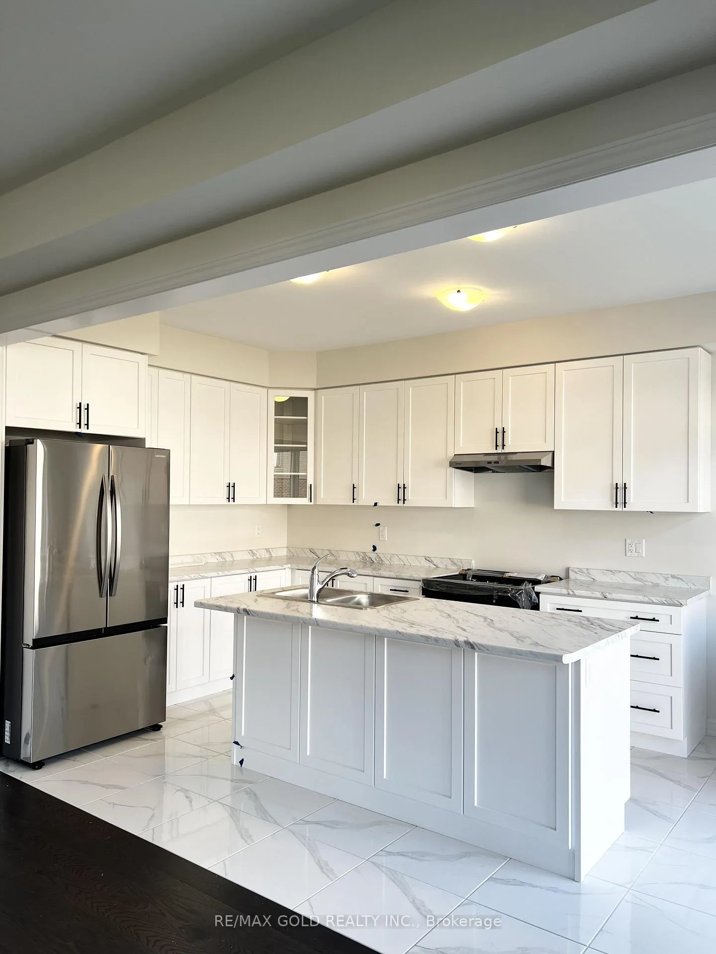Photo 22 of 24 Hylton Drive, Barrie, Rural Barrie Southeast — HOMEH