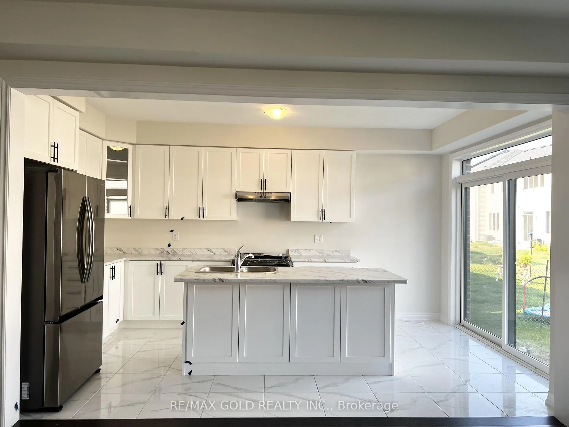 Photo 23 of 24 Hylton Drive, Barrie, Rural Barrie Southeast — HOMEH