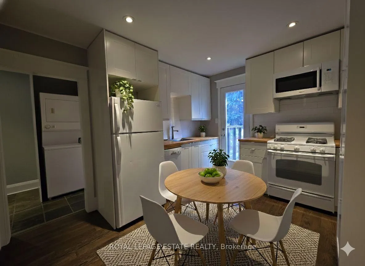 Photo 9 of Unit Upper Level, 265 Willow Avenue, Toronto, The Beaches — HOMEH