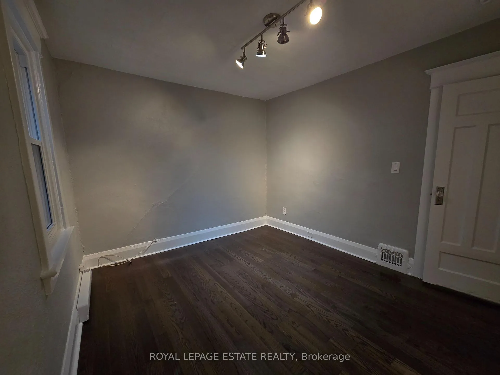 Photo 16 of Unit Upper Level, 265 Willow Avenue, Toronto, The Beaches — HOMEH