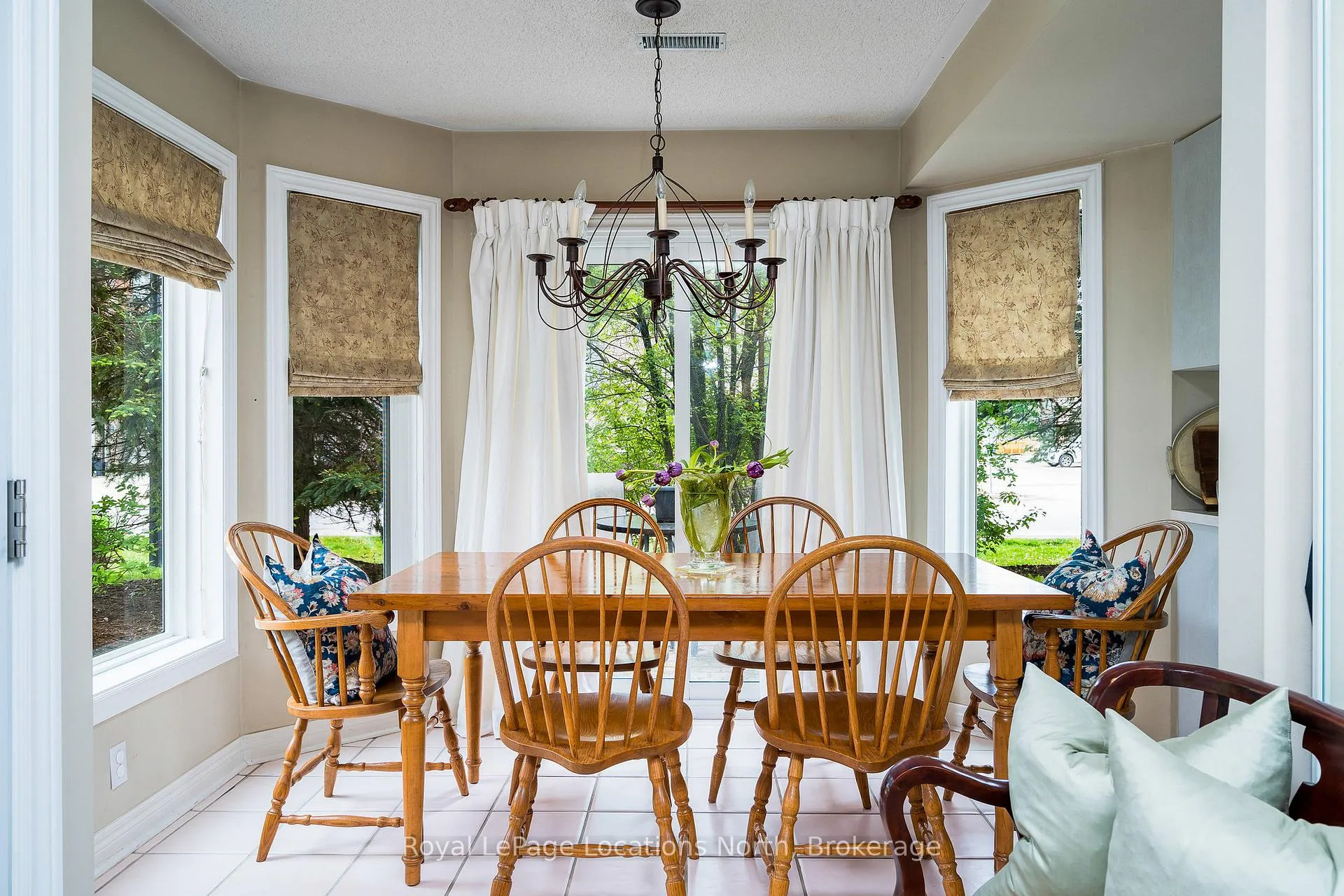 Photo 6 of 166 Fairway Crescent, Collingwood — HOMEH