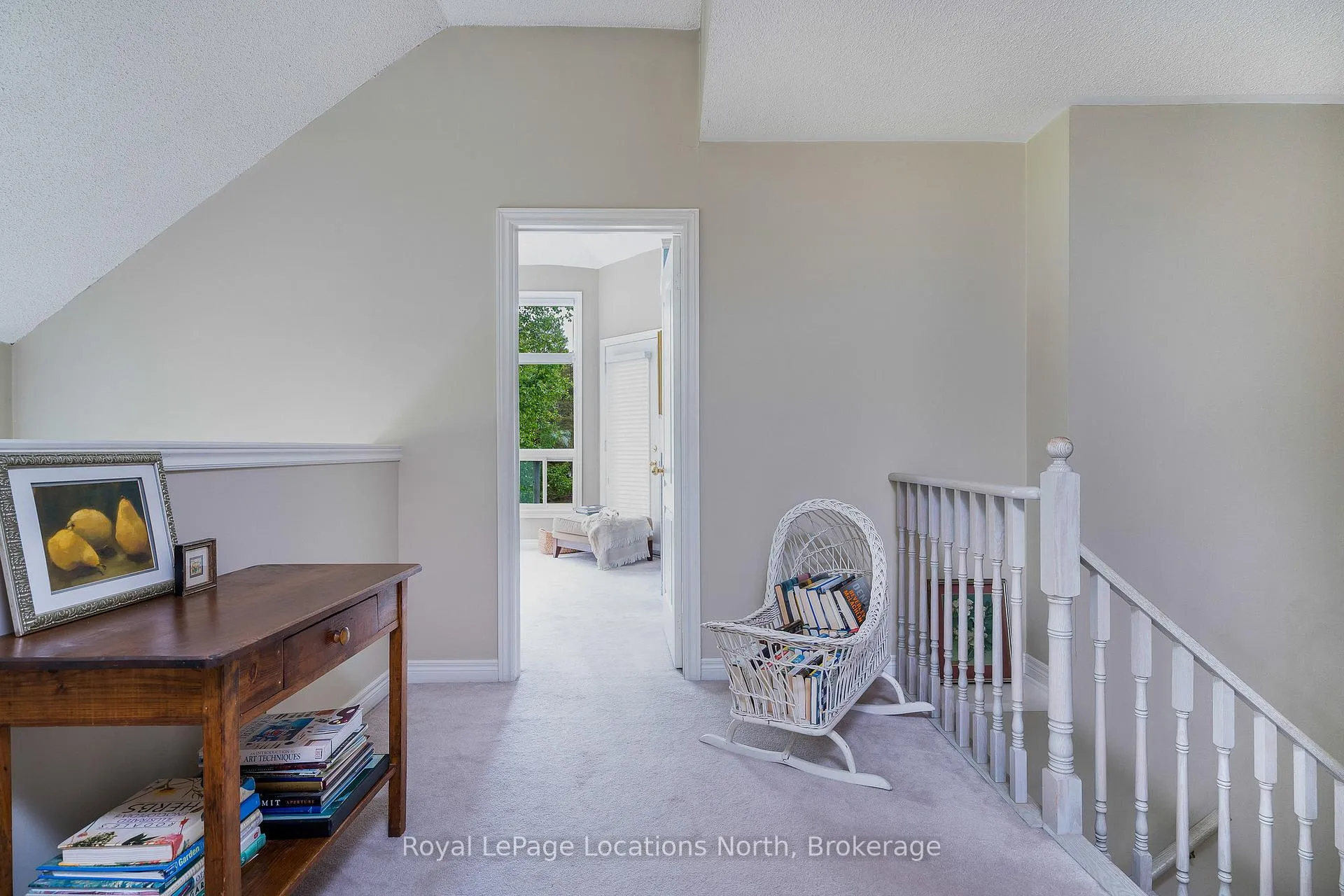 Photo 16 of 166 Fairway Crescent, Collingwood — HOMEH