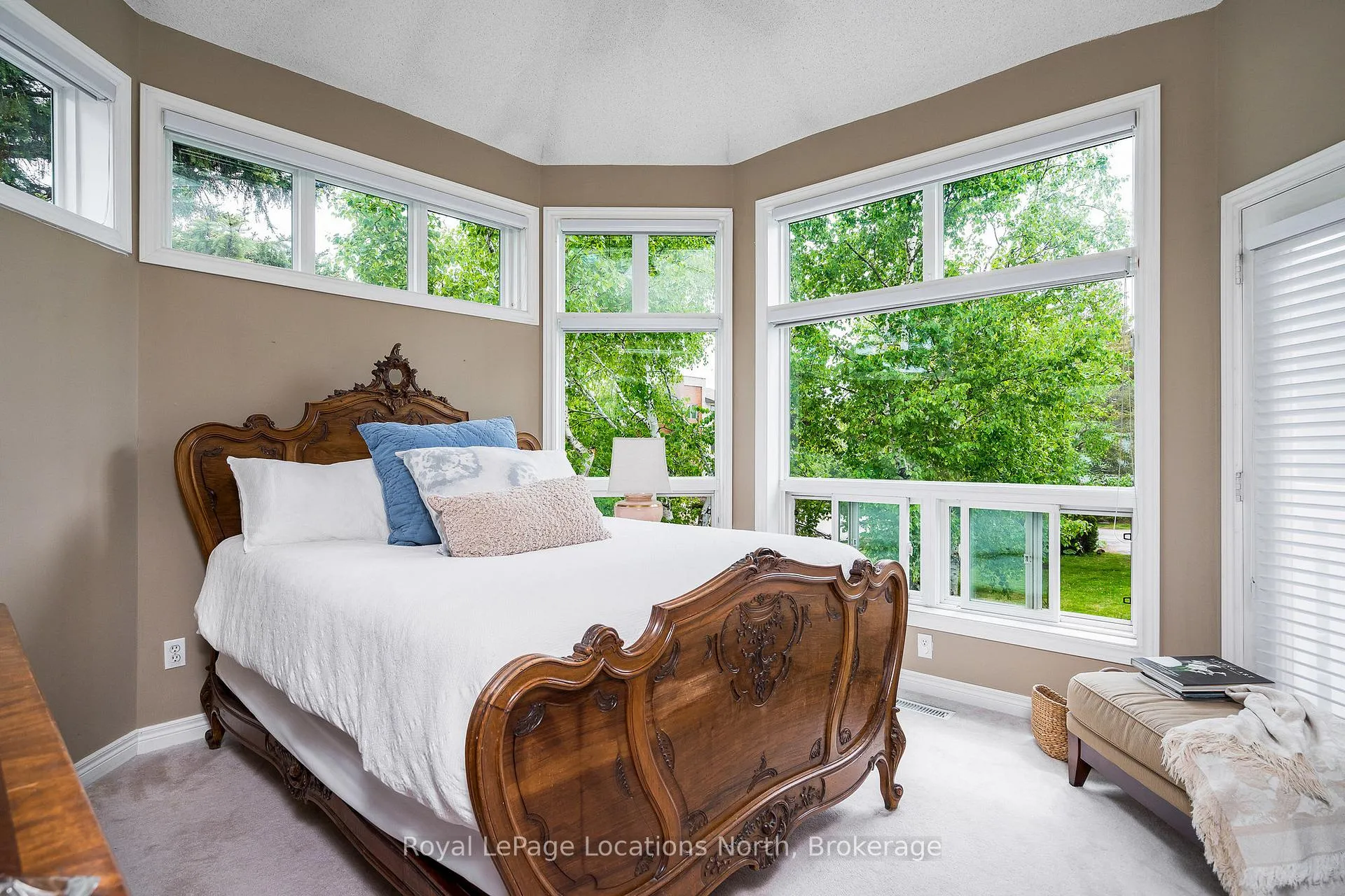 Photo 17 of 166 Fairway Crescent, Collingwood — HOMEH